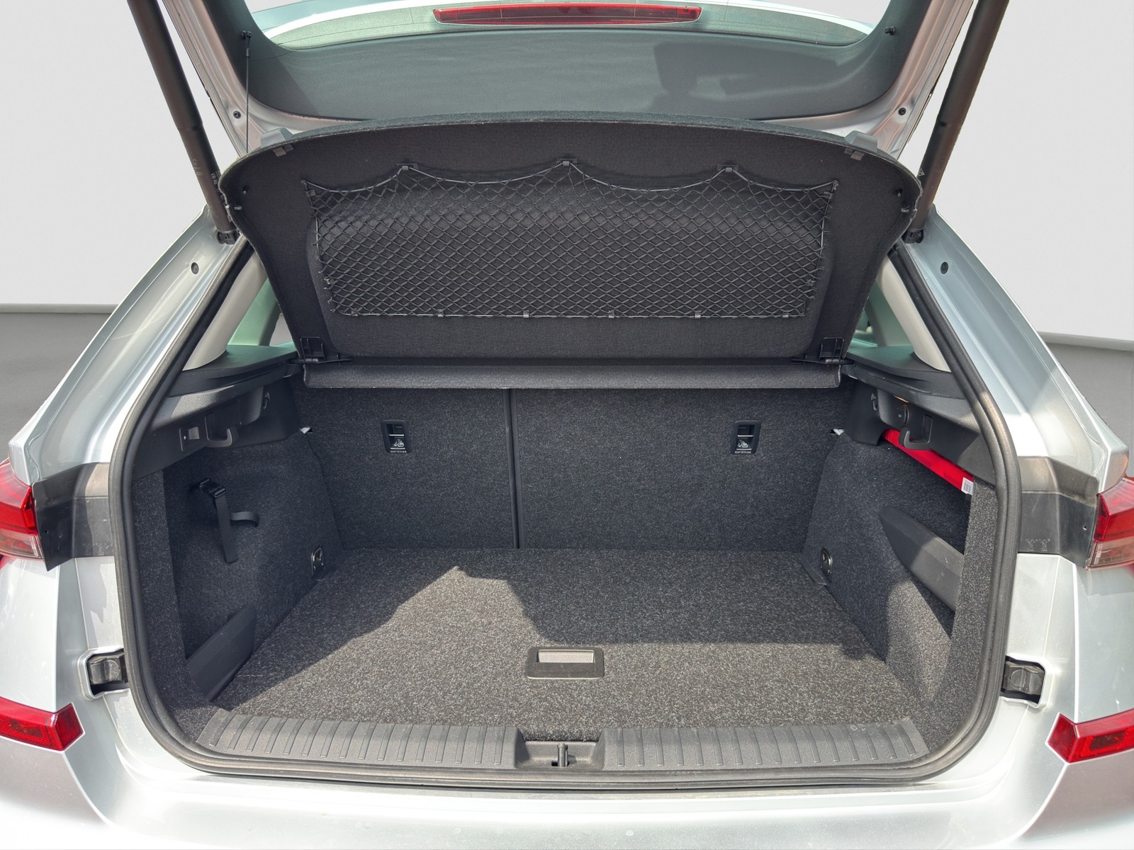 Skoda Kamiq 1.0 DRIVE AHK CAM LM17 EKLAPPE NAVI SITZHZ