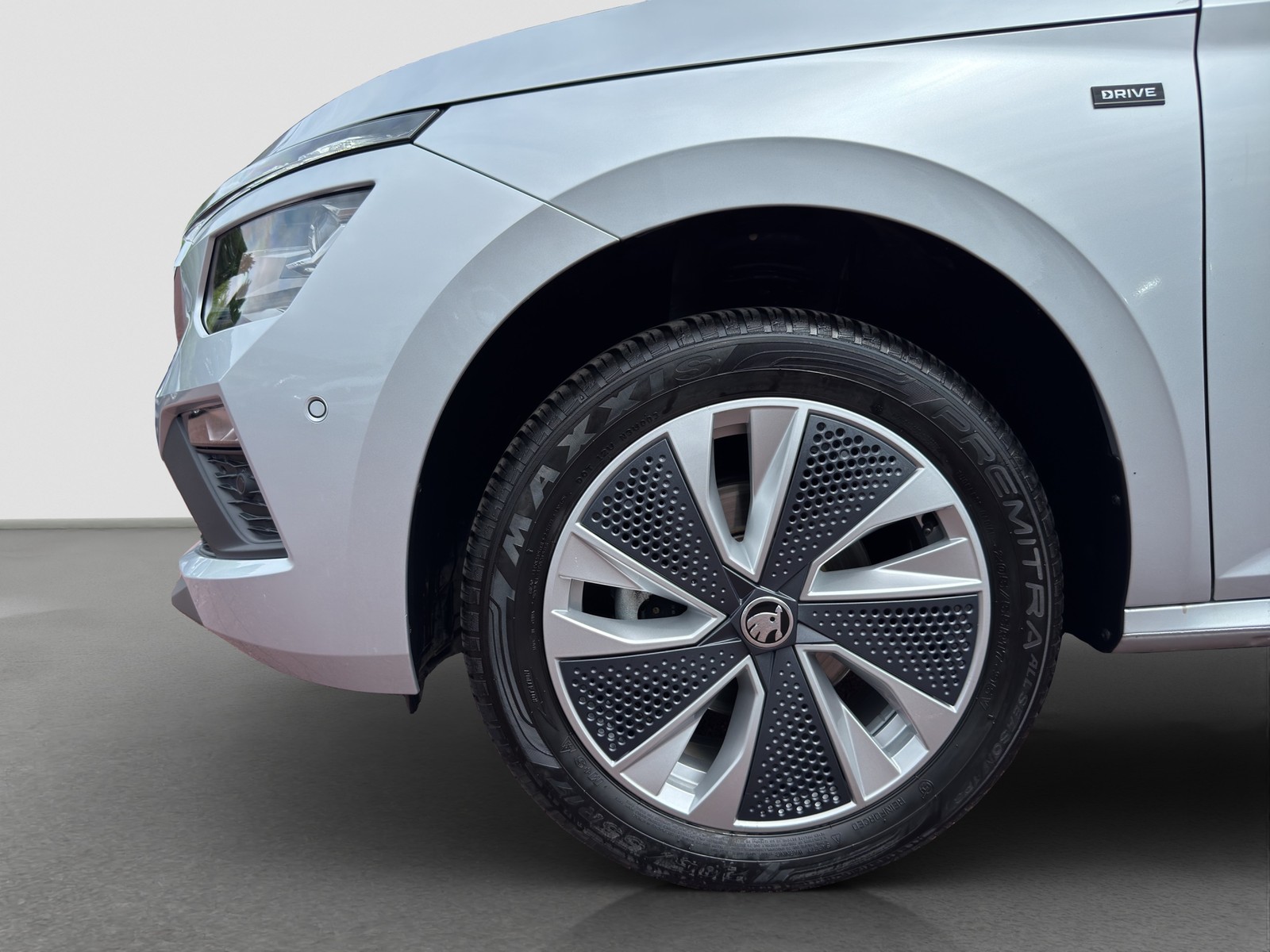 Skoda Kamiq 1.0 DRIVE AHK CAM LM17 EKLAPPE NAVI SITZHZ