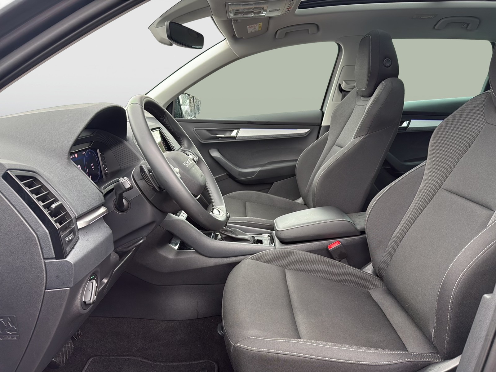 Skoda Karoq 1.5 TOUR PANO AHK 360°CAM E-KLAPPE NAVI