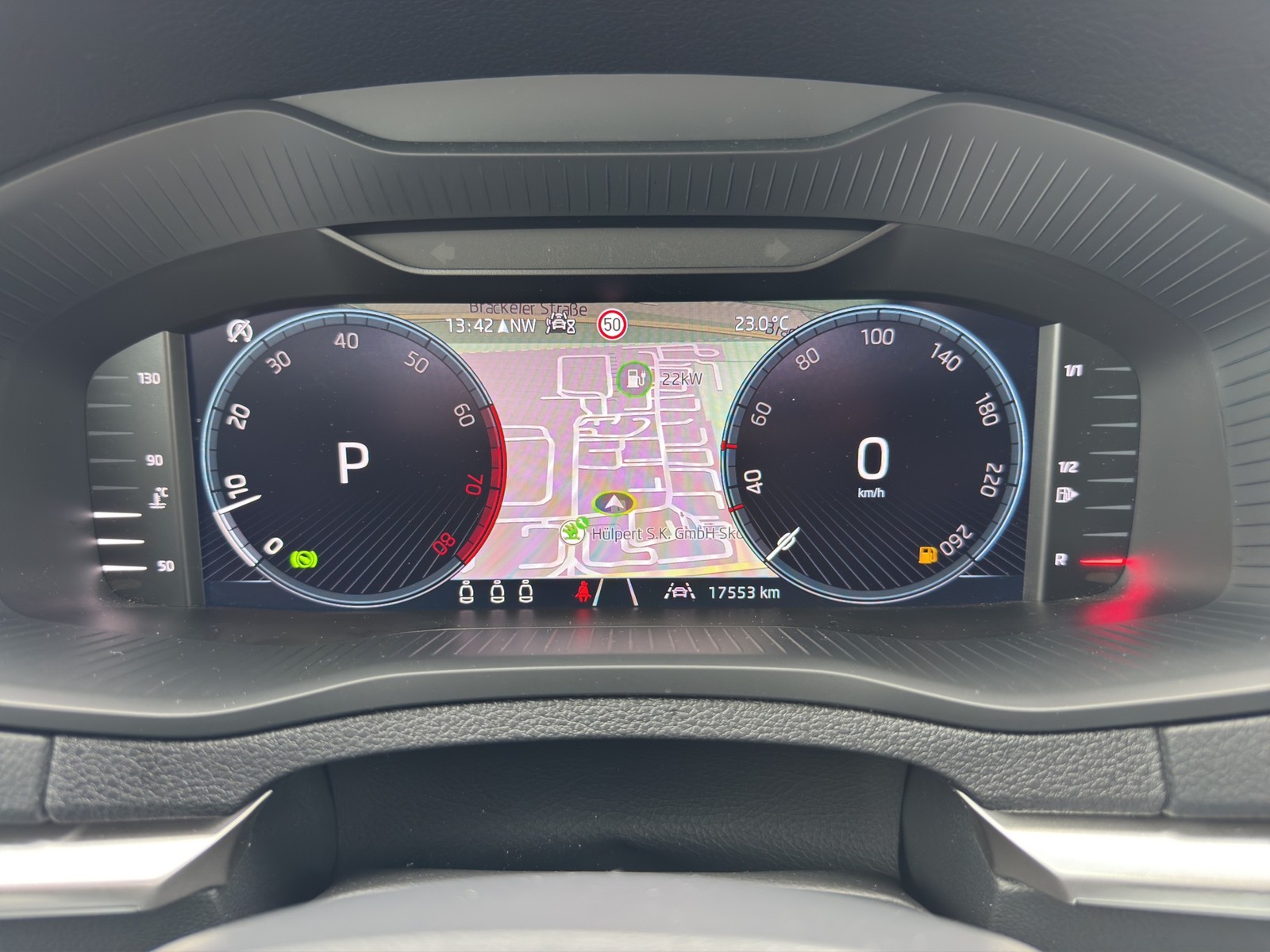 Skoda Karoq 1.5 SELECTION CAM ACC EKLAPPE NAVICOLUMBUS