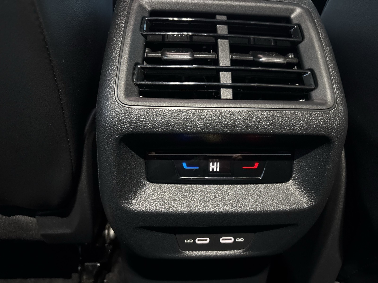 Volkswagen Tiguan 2.0 LIFE 4X4 KAMERA AHK ACC eKLAPPE ALU18