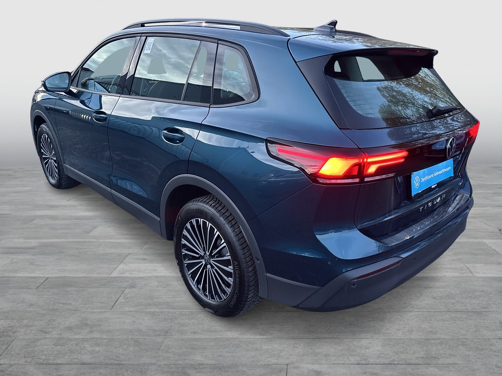 Volkswagen Tiguan 2.0 LIFE 4X4 KAMERA AHK ACC eKLAPPE ALU18