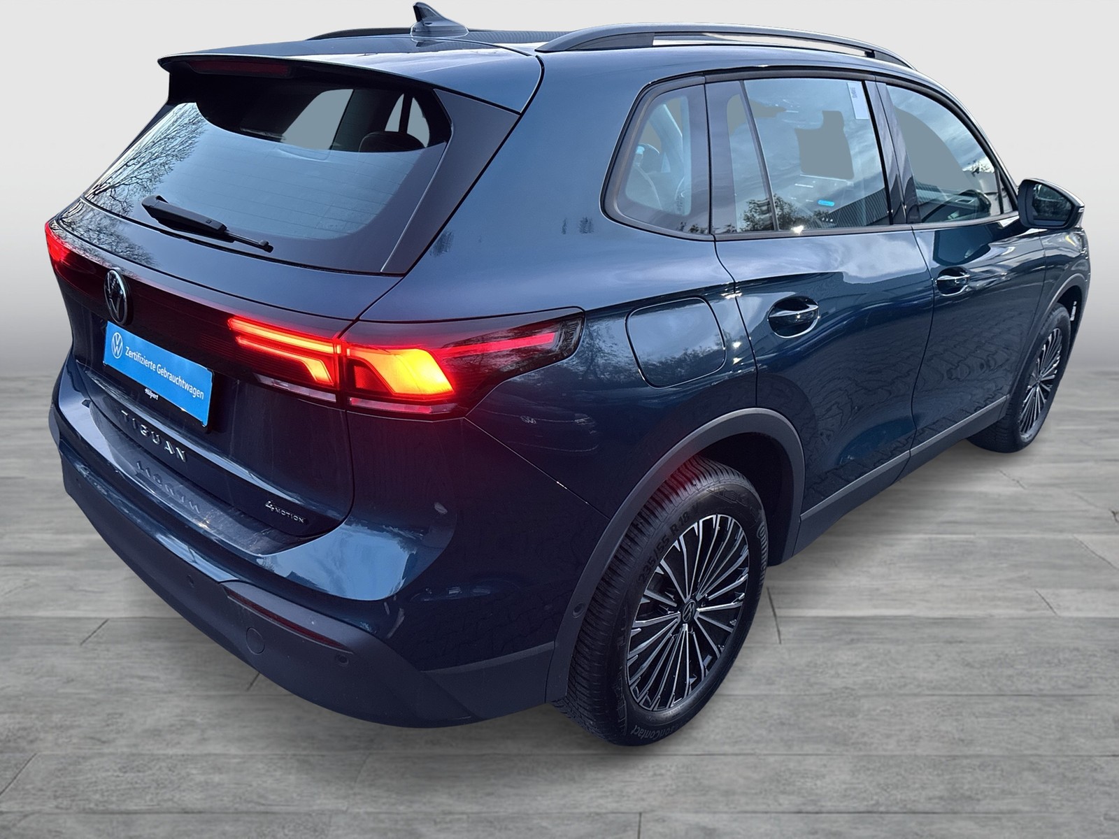 Volkswagen Tiguan 2.0 LIFE 4X4 KAMERA AHK ACC eKLAPPE ALU18