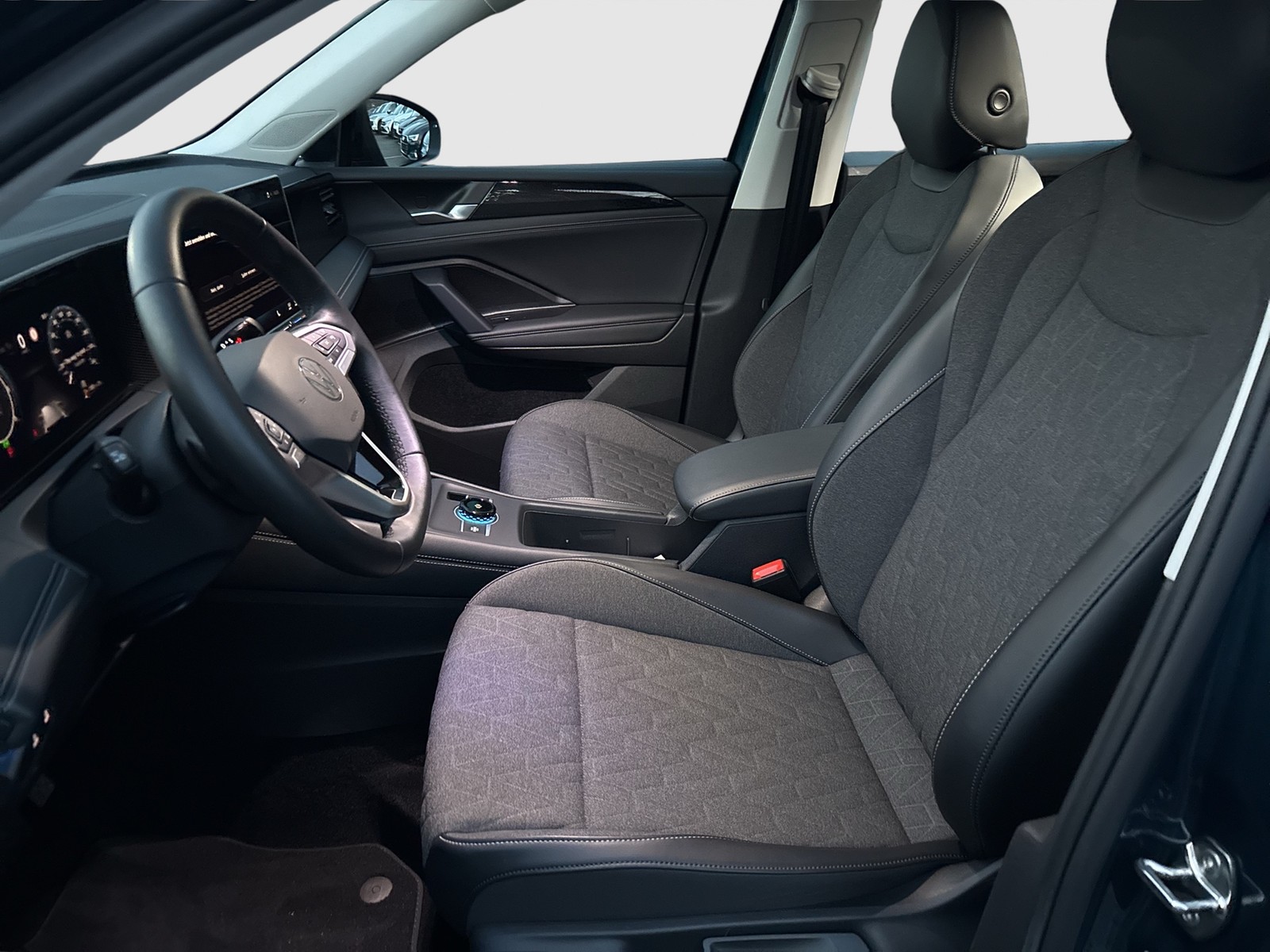 Volkswagen Tiguan 2.0 LIFE 4X4 KAMERA AHK ACC eKLAPPE ALU18