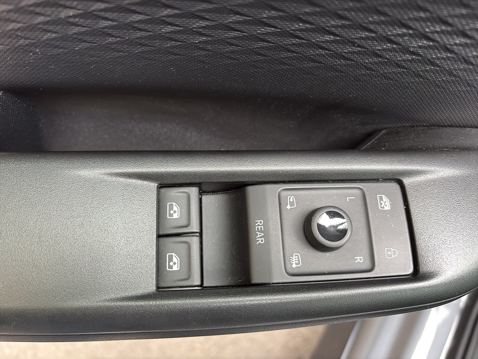 Cupra Born CAM ACC LM18 NAVI SITZHEIZUNG EINPARKHILFE