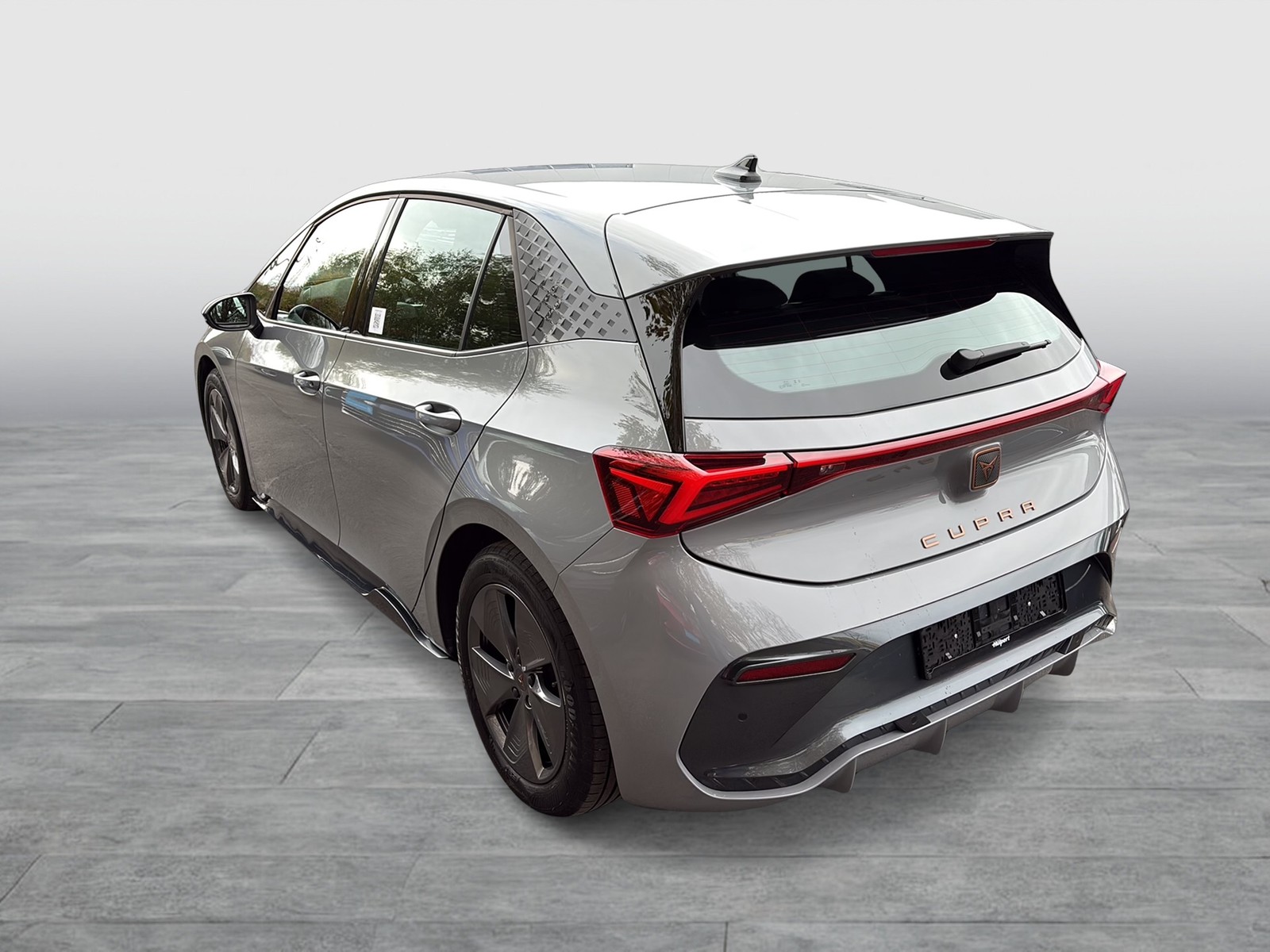 Cupra Born CAM ACC LM18 NAVI SITZHEIZUNG EINPARKHILFE