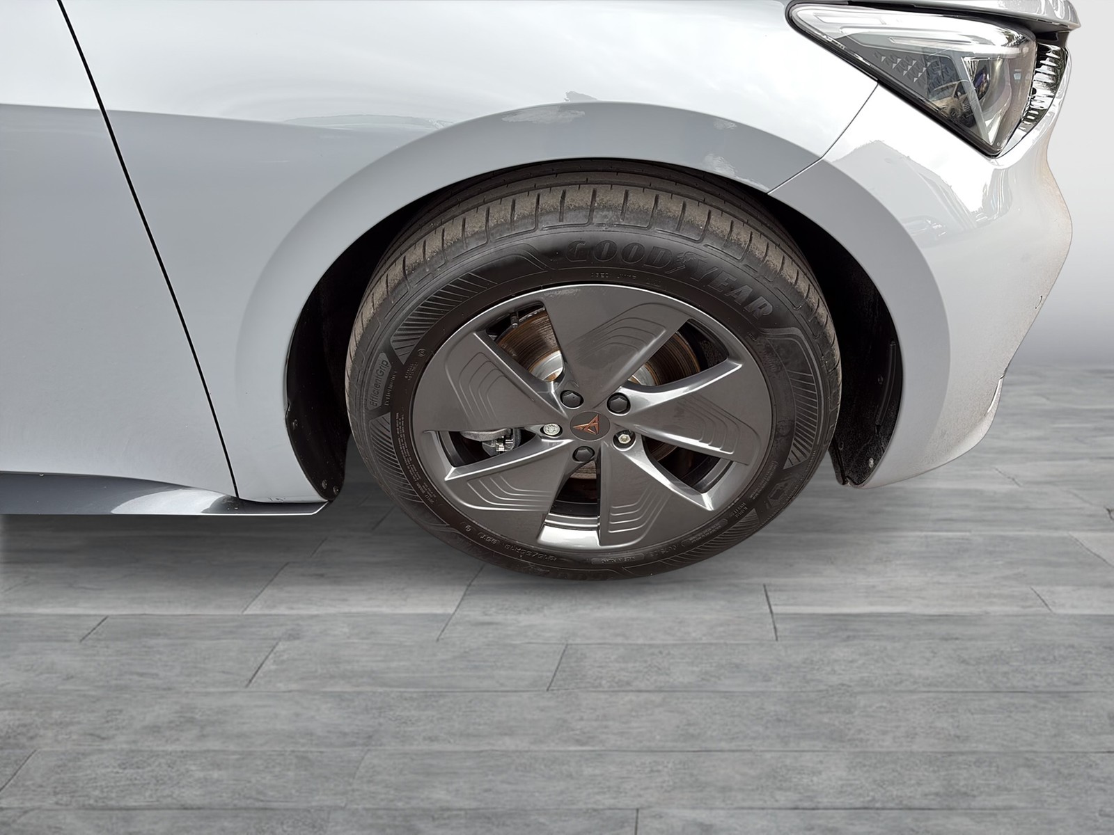 Cupra Born CAM ACC LM18 NAVI SITZHEIZUNG EINPARKHILFE