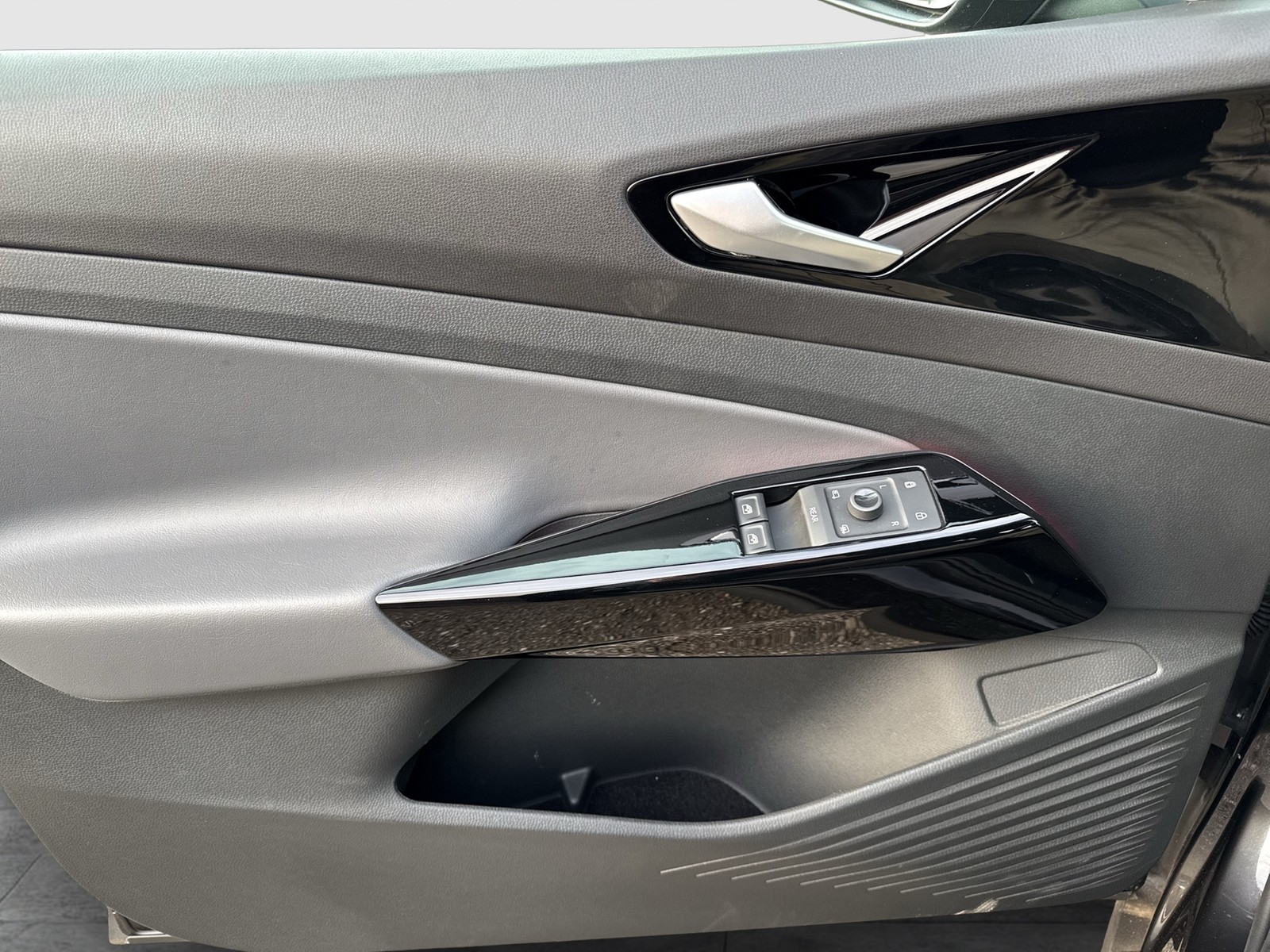 Volkswagen ID.4 Pure Performance CITY ACC LM19 NAVI SITZHEIZUNG