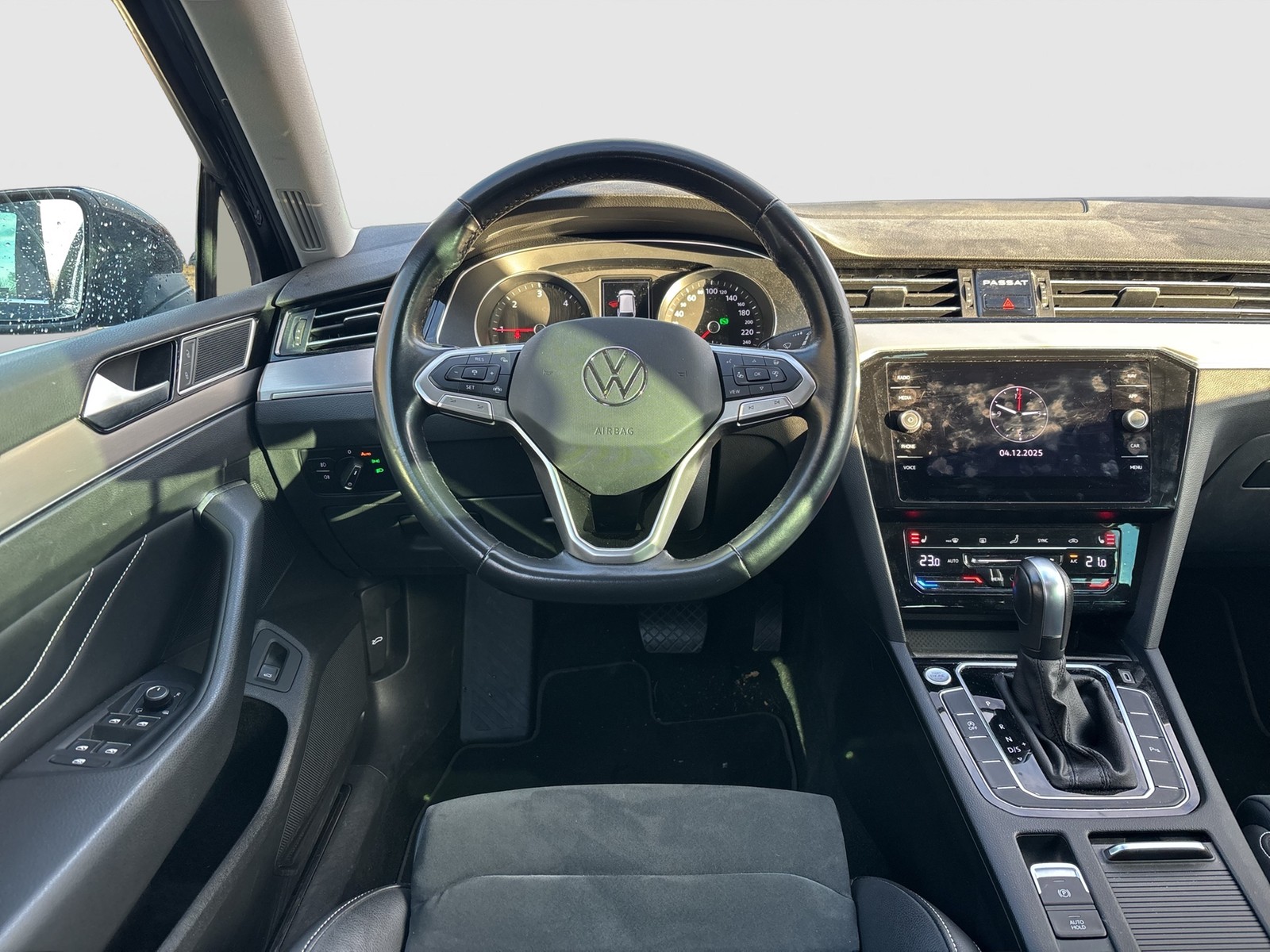 Volkswagen Passat Variant 2.0 ELEGANCE AHK KAMERA NAVI ALU17"