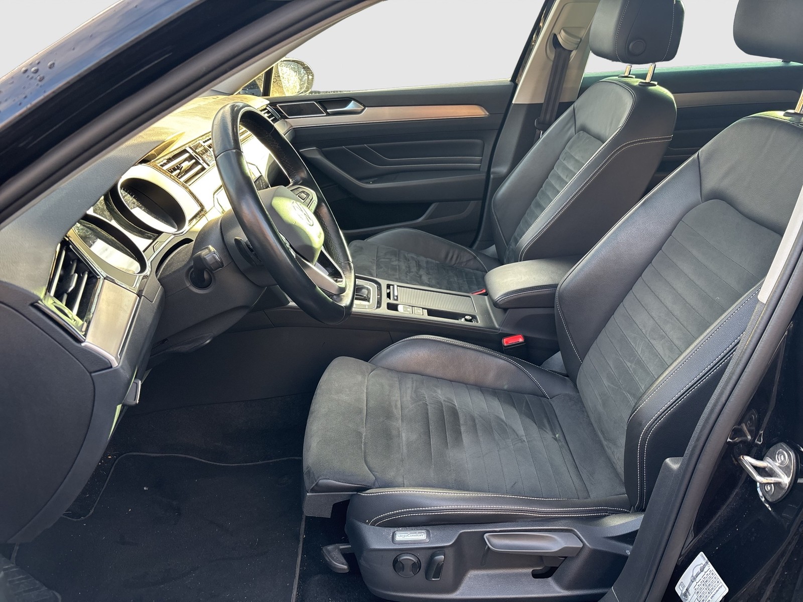 Volkswagen Passat Variant 2.0 ELEGANCE AHK KAMERA NAVI ALU17"