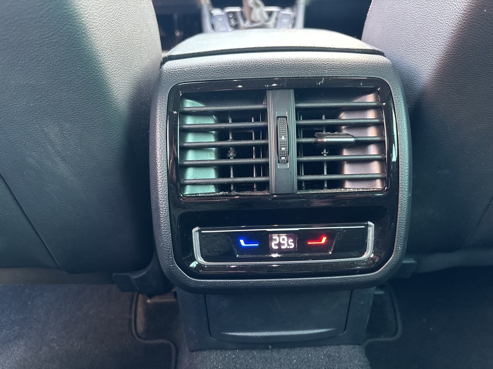 Volkswagen Passat Variant 2.0 ELEGANCE AHK KAMERA NAVI ALU17"