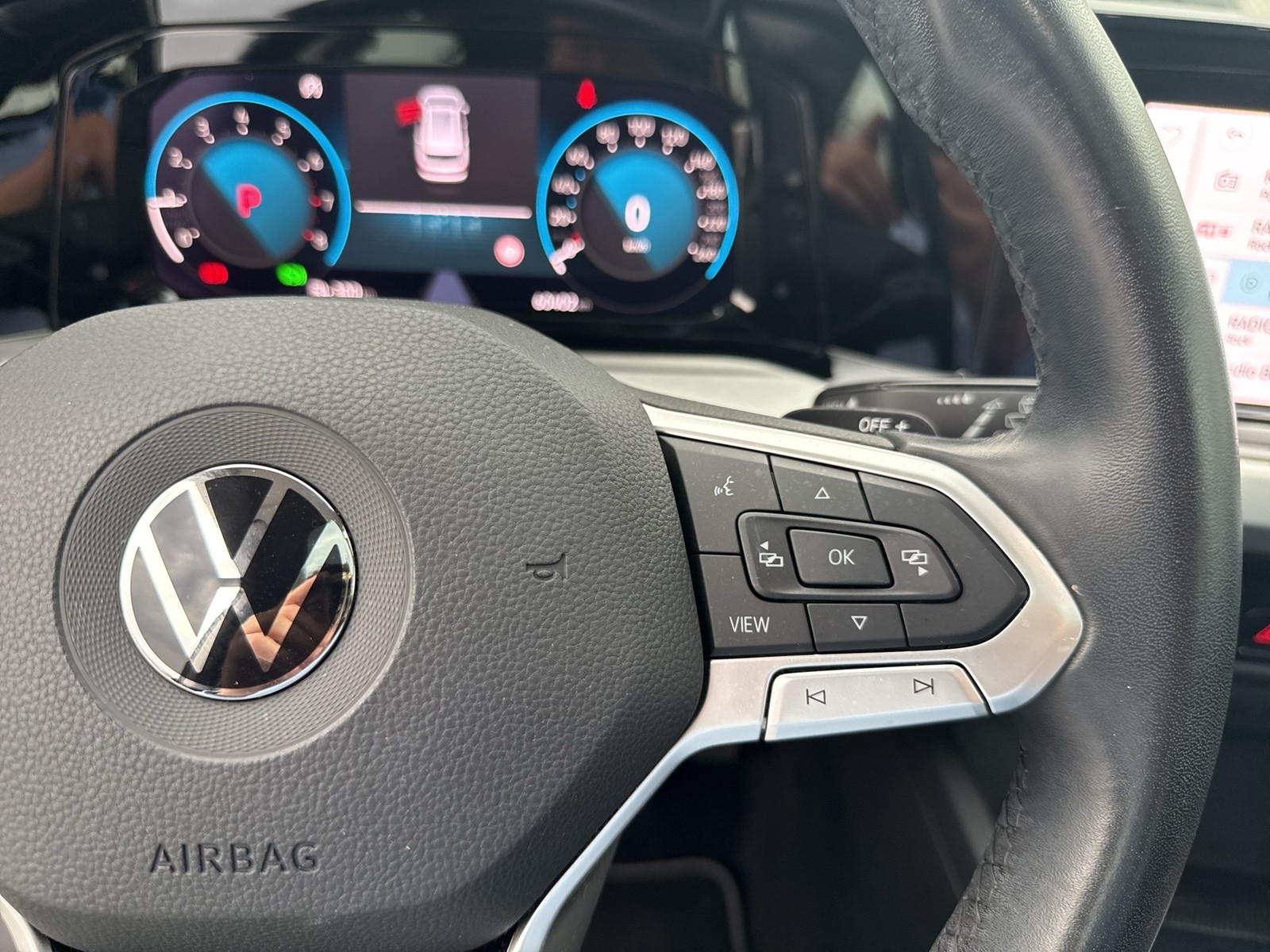Volkswagen Golf Variant 1.0 eTSI LIFE PANO KAMERA ACC NAVI