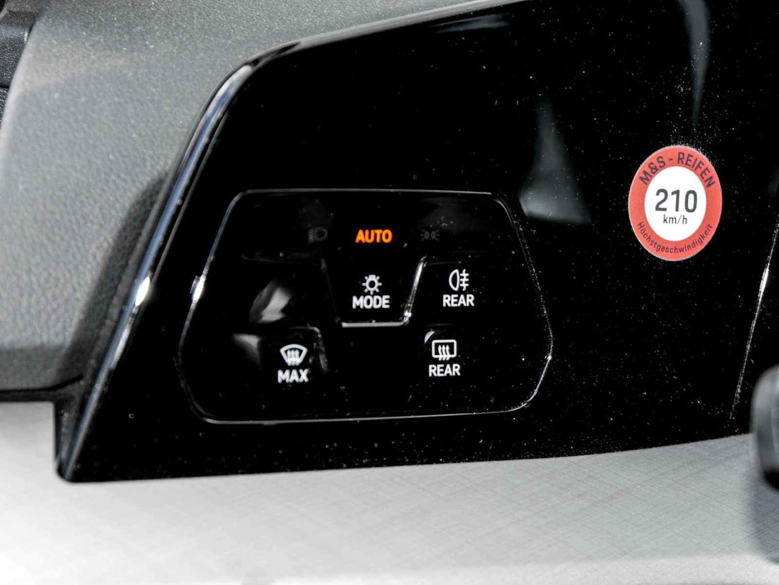Volkswagen Golf VIII 2.0 FACELIFT CARPLAY SITZHEIZUNG