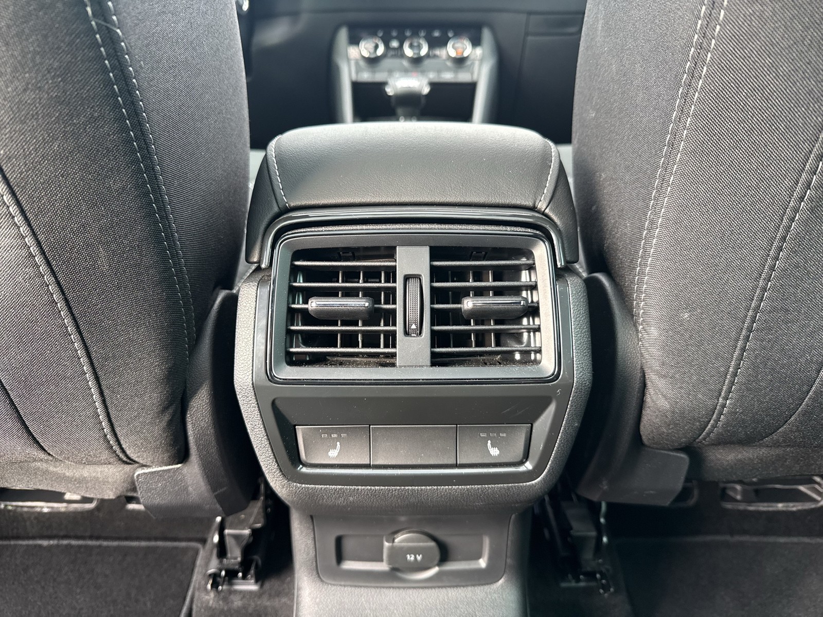 Skoda Karoq 2.0 SPORTLINE 4X4 PANO AHK CAM ACC EKLAPPE