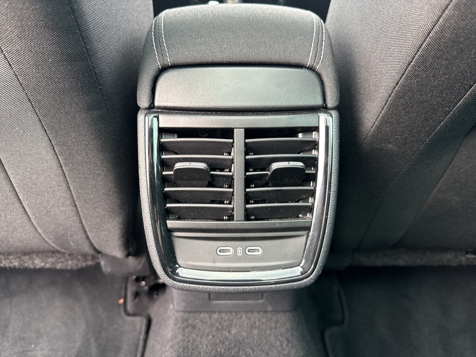 Skoda Kamiq 1.5 TOUR PANO AHK CAM ACC MATRIX E-KLAPPE