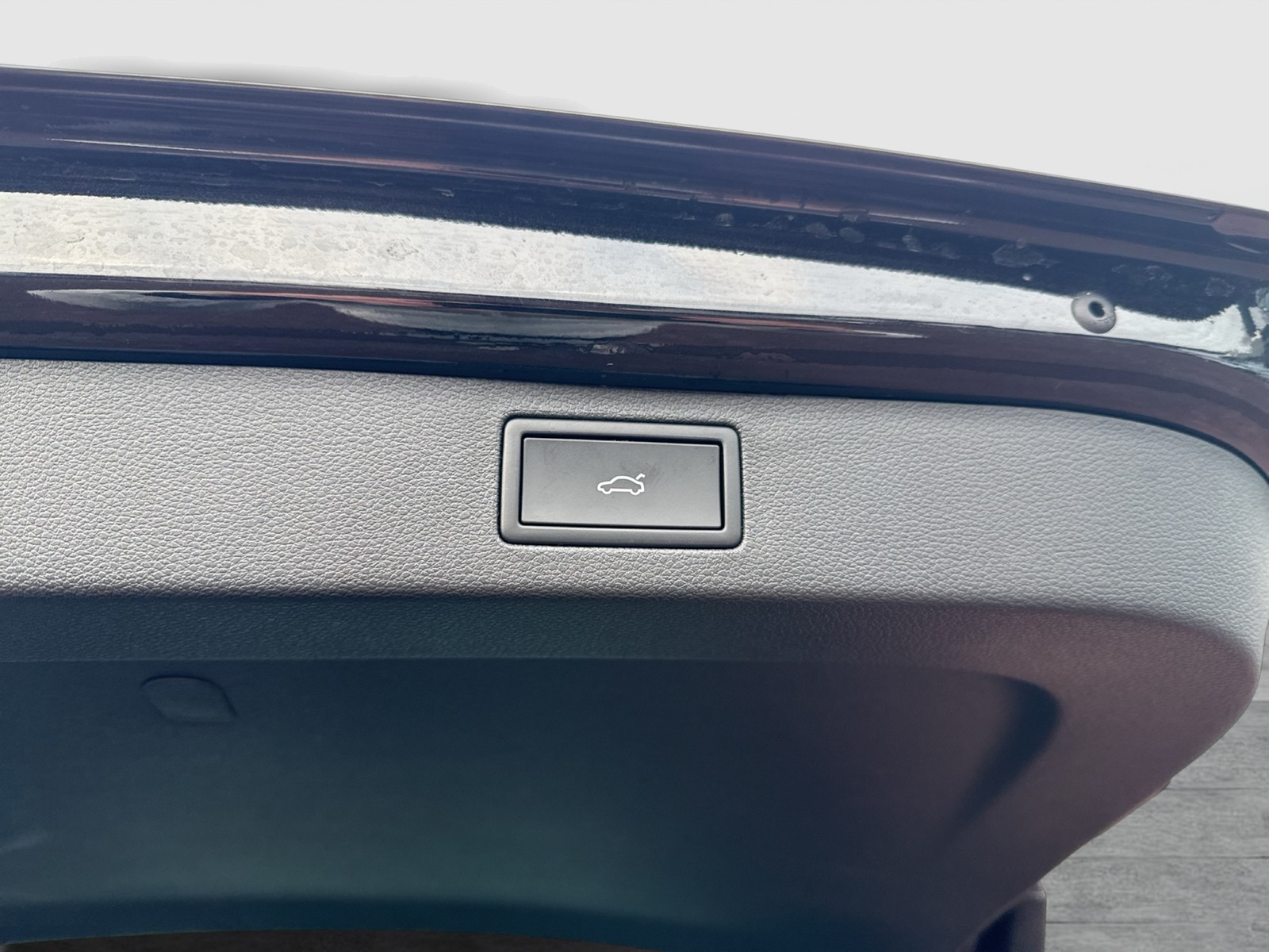 Skoda Kamiq 1.5 TOUR PANO AHK CAM ACC MATRIX E-KLAPPE