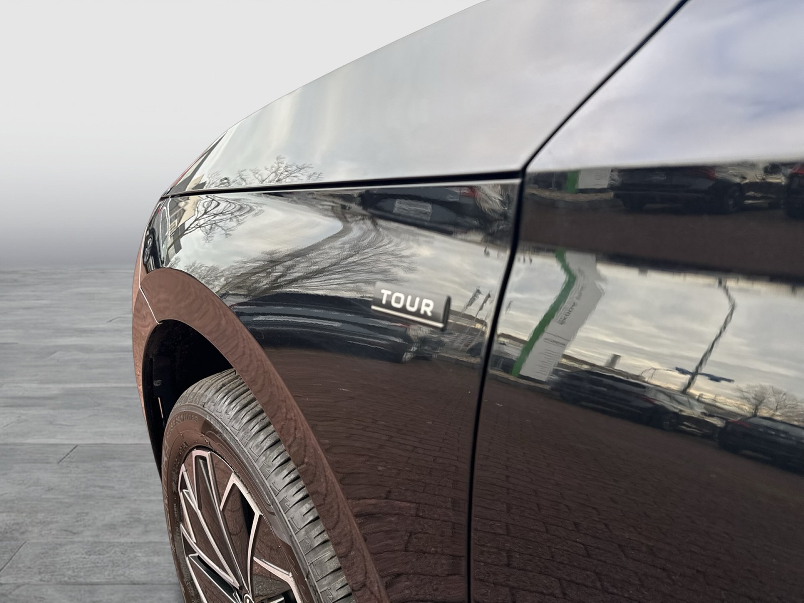 Skoda Kamiq 1.5 TOUR PANO AHK CAM ACC MATRIX E-KLAPPE