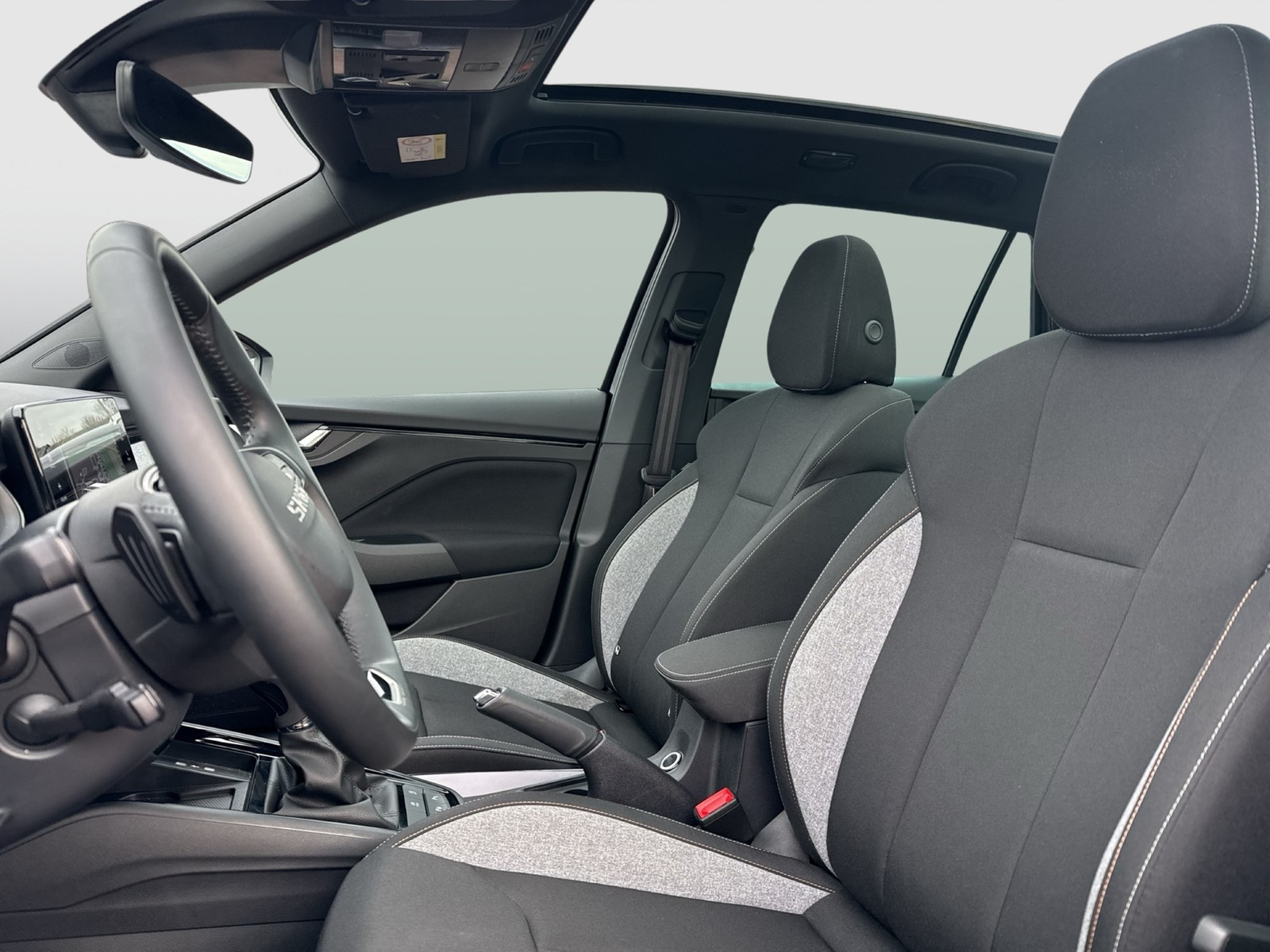 Skoda Kamiq 1.5 TOUR PANO AHK CAM ACC MATRIX E-KLAPPE