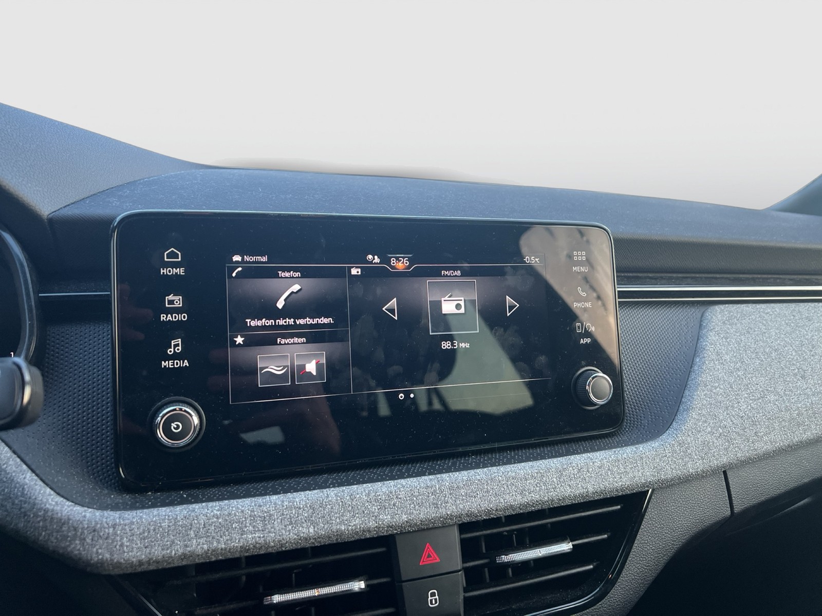 Skoda Scala 1.0 TOUR PANO AHK CAM LM18 CARPLAY SITZHZ.