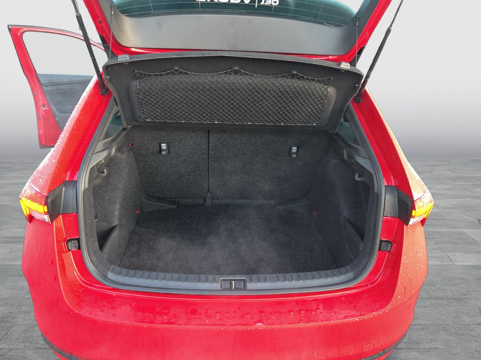 Skoda Scala 1.0 TOUR PANO AHK CAM LM18 CARPLAY SITZHZ.