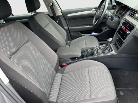 Volkswagen Passat Variant 1.5 CAM NAVI CARPLAY SITZHEIZUNG