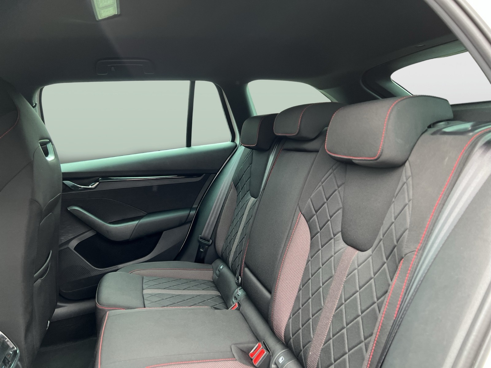 Skoda Octavia Combi 1.4 iV RS CAM LM18 E-KLAPPE MATRIX