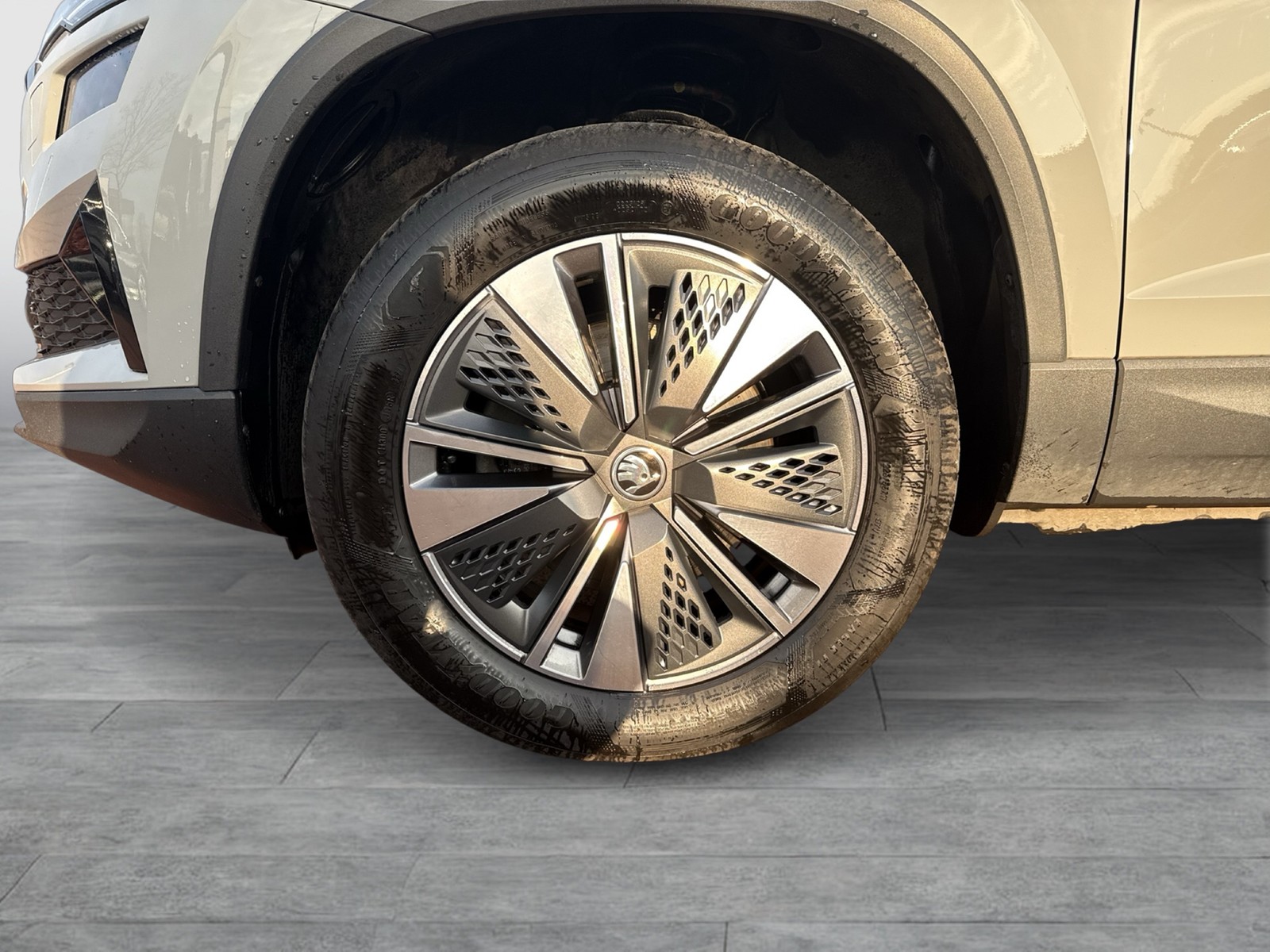 Skoda Karoq 2.0 TOUR 4X4 PANO AHK NAVICOLUMBUS LM17