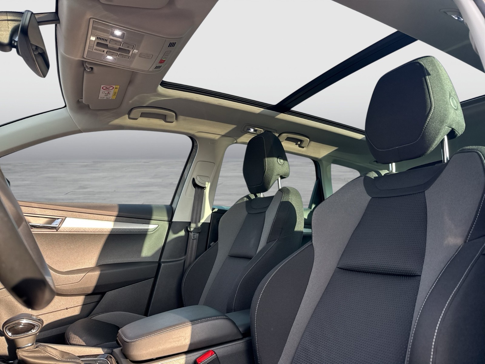 Skoda Karoq 2.0 TOUR 4X4 PANO AHK NAVICOLUMBUS LM17