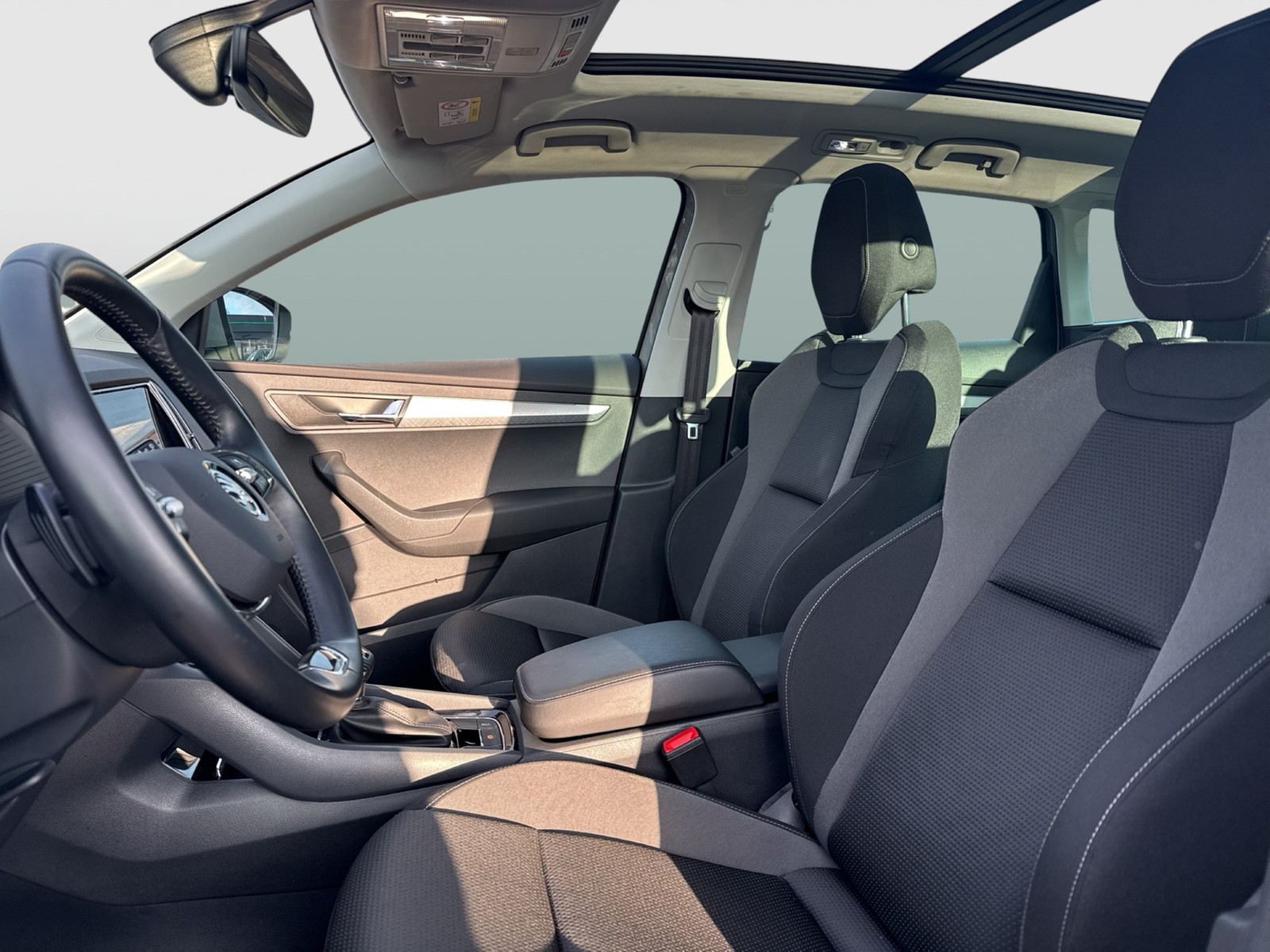 Skoda Karoq 2.0 TOUR 4X4 PANO AHK NAVICOLUMBUS LM17