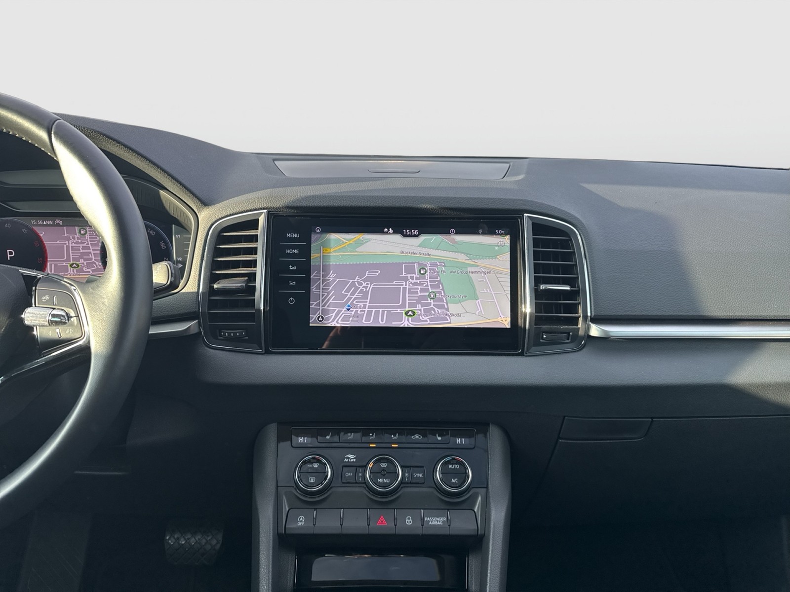 Skoda Karoq 2.0 TOUR 4X4 PANO AHK NAVICOLUMBUS LM17