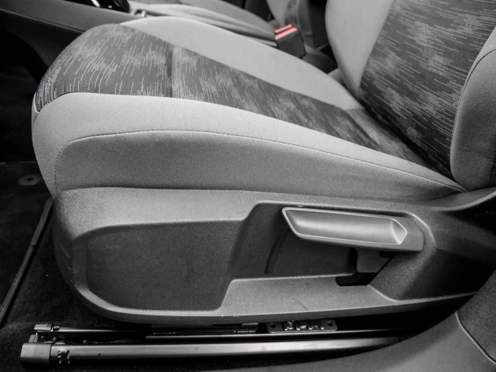 Volkswagen ID.5 PURE WÄRMEPUMPE ACC LM19 NAVI SITZHEIZUNG