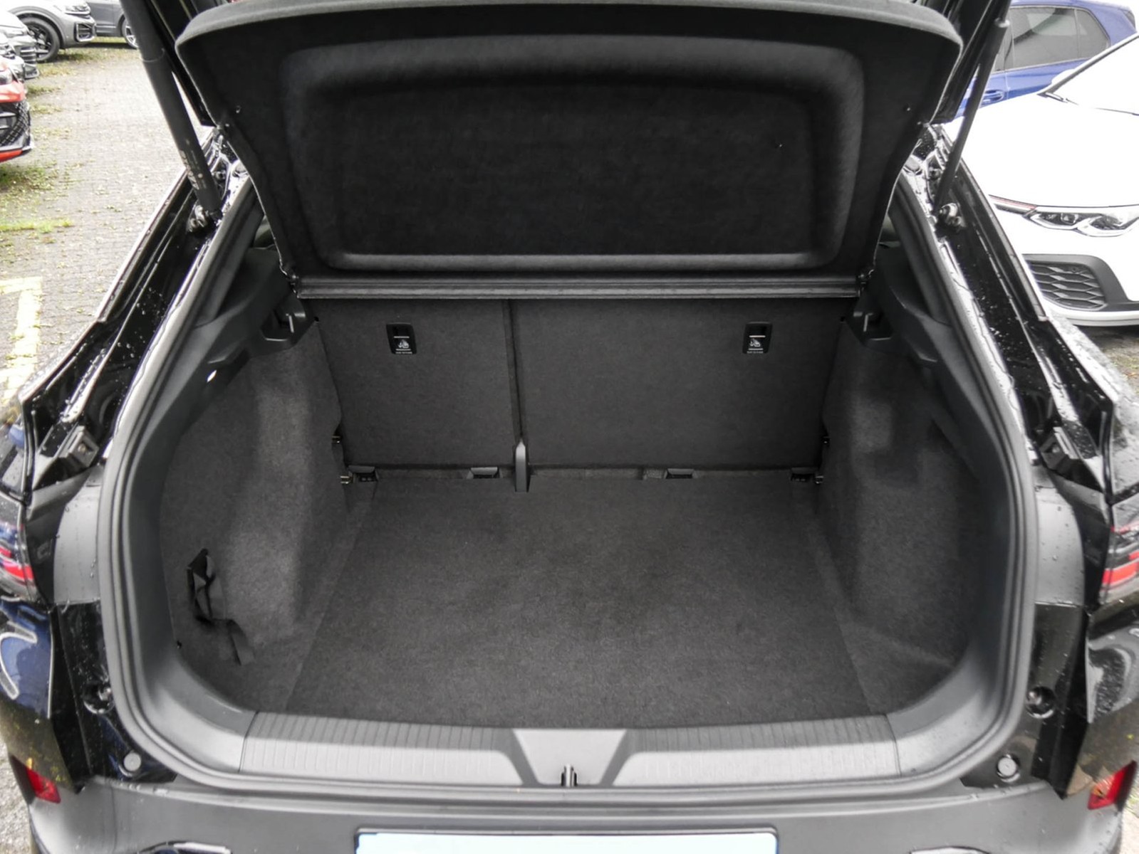 Volkswagen ID.5 PURE WÄRMEPUMPE ACC LM19 NAVI SITZHEIZUNG