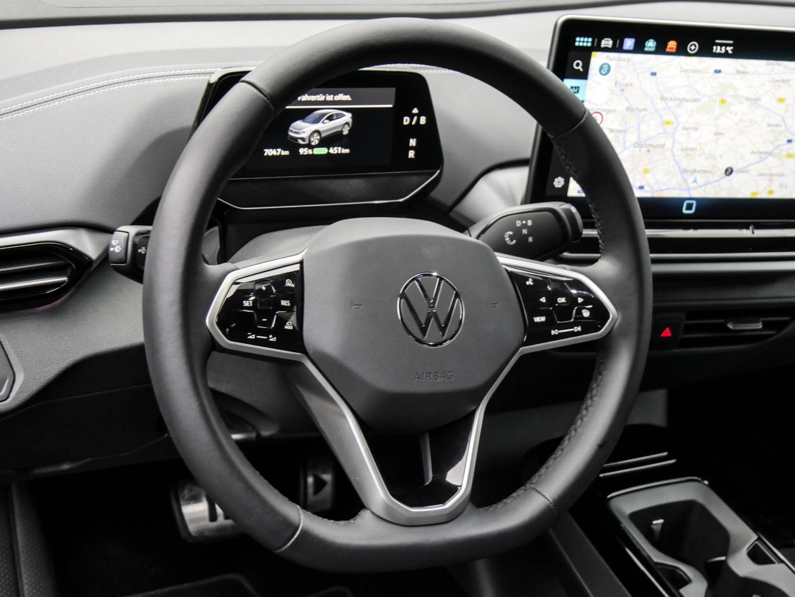 Volkswagen ID.5 PURE WÄRMEPUMPE ACC LM19 NAVI SITZHEIZUNG