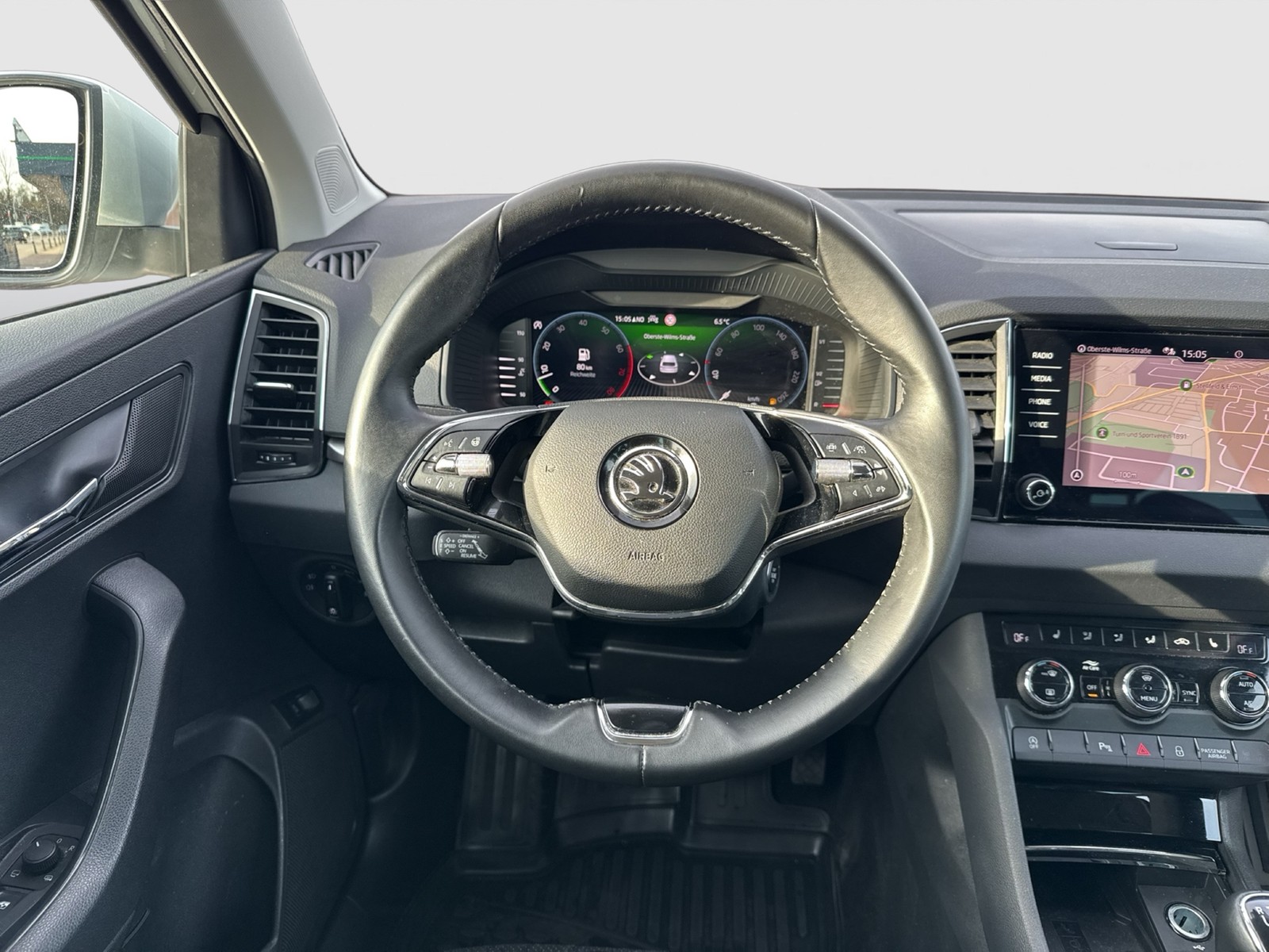 Skoda Karoq 1.5 TOUR CAM ACC E-KLAPPE NAVI LM17 SITZHZ