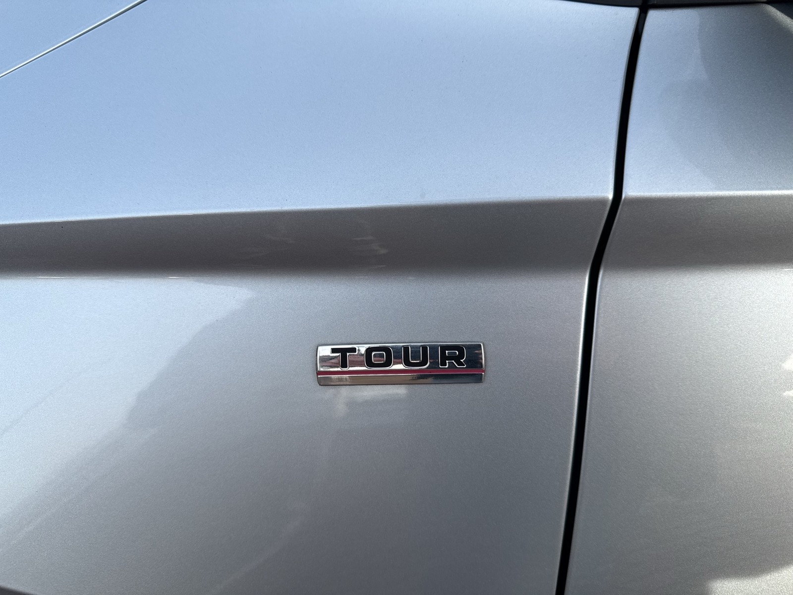 Skoda Karoq 1.5 TOUR CAM ACC E-KLAPPE NAVI LM17 SITZHZ