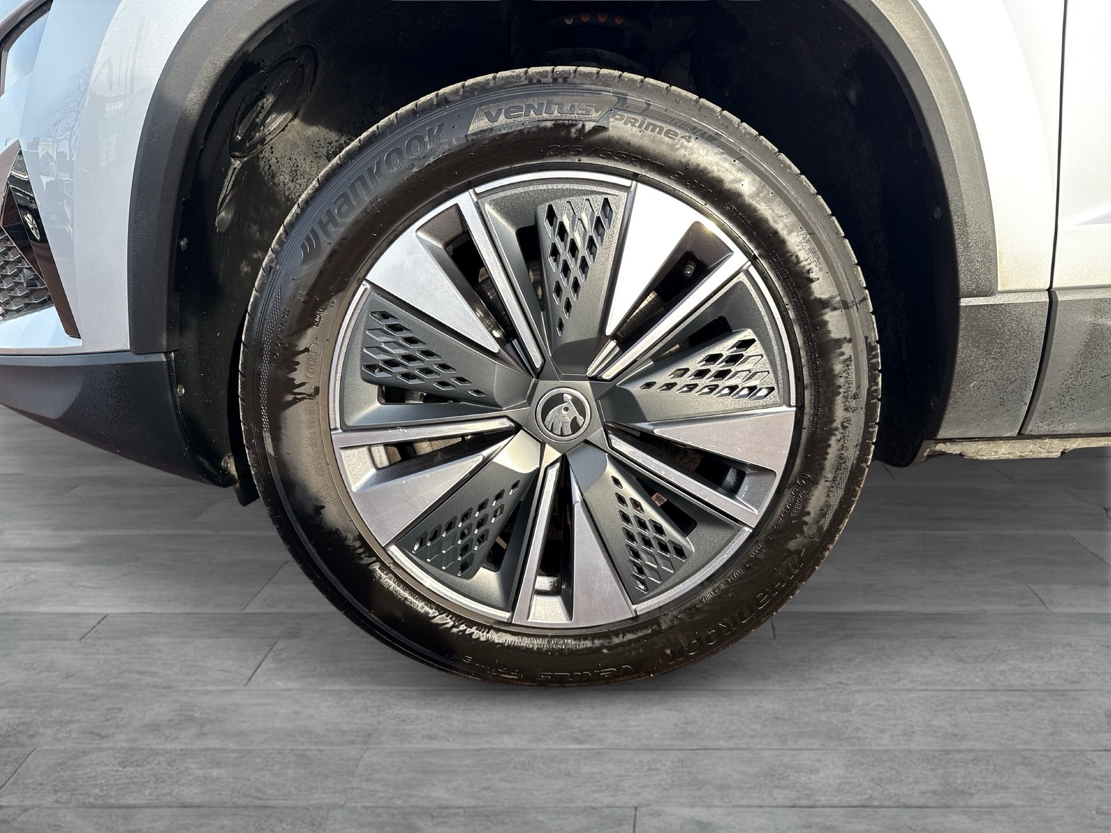 Skoda Karoq 1.5 TOUR CAM ACC E-KLAPPE NAVI LM17 SITZHZ