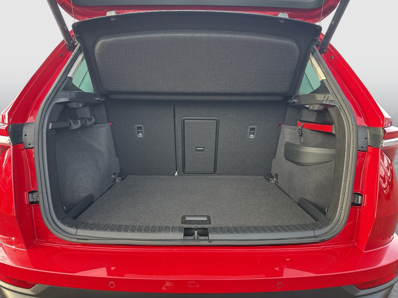 Skoda Karoq 1.5 STYLE AHK CAM ACC MATRIX E-KLAPPE NAVI