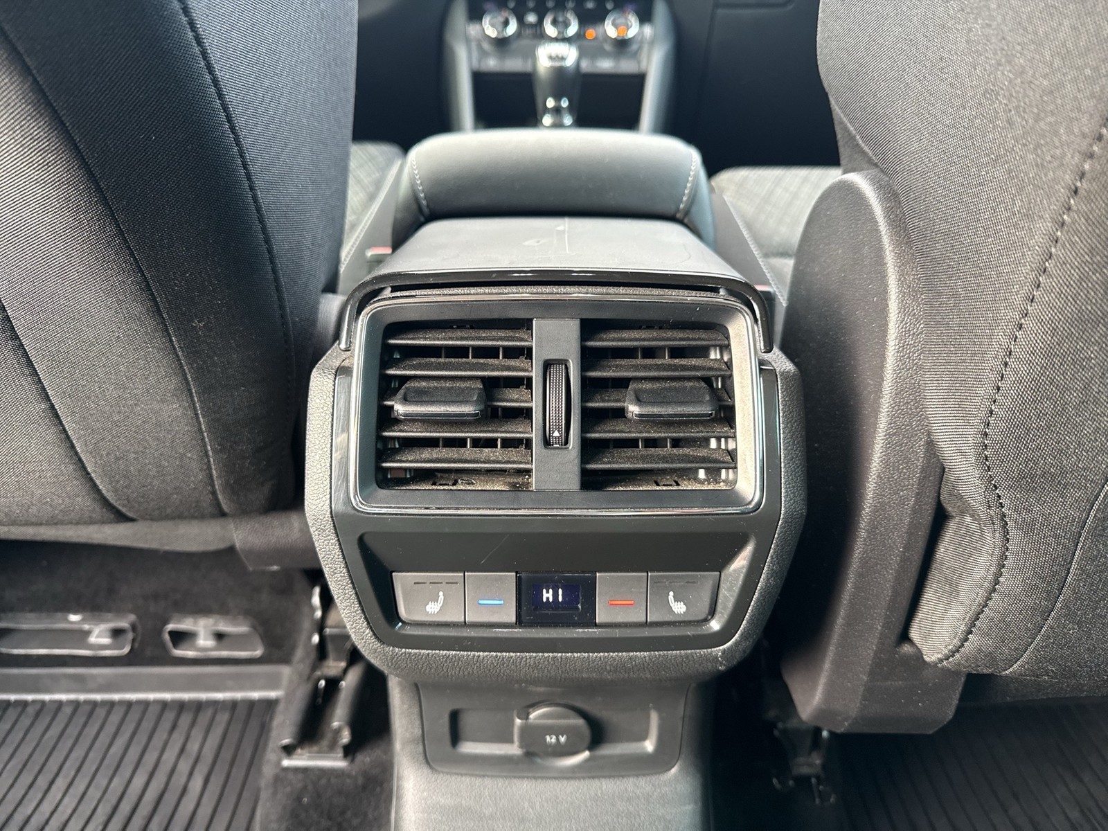 Skoda Karoq 1.5 STYLE AHK CAM ACC MATRIX E-KLAPPE NAVI