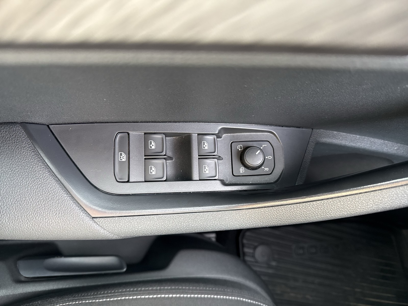 Skoda Karoq 1.5 STYLE AHK CAM ACC MATRIX E-KLAPPE NAVI