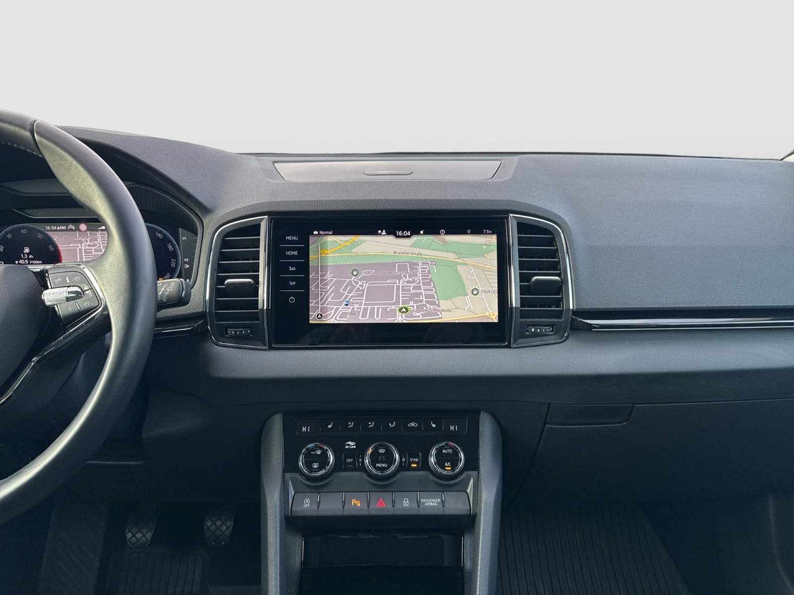 Skoda Karoq 1.5 STYLE AHK CAM ACC MATRIX E-KLAPPE NAVI