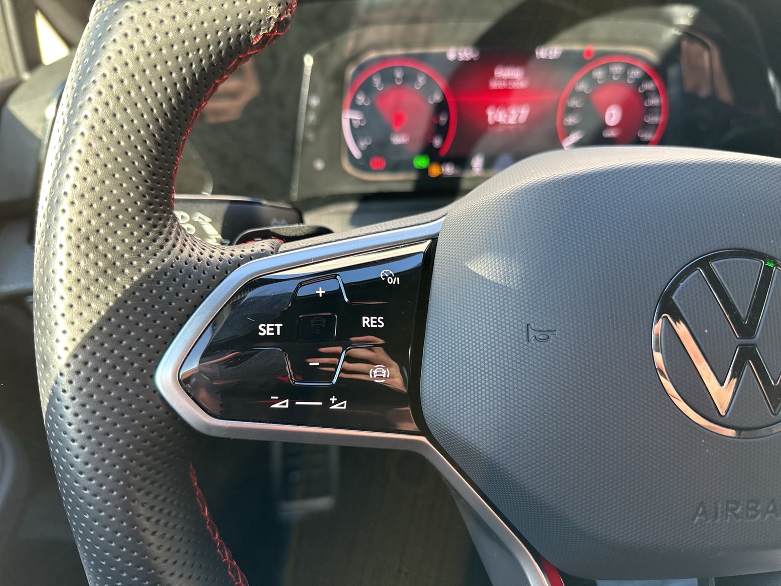 Volkswagen Golf VIII 2.0 GTI CARPLAY LM17 SPORTFAHRWERK