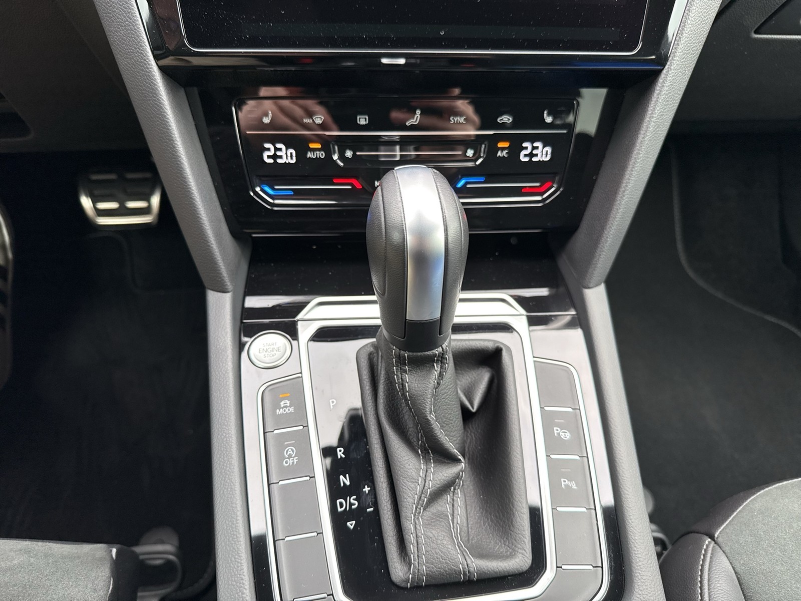 Volkswagen Arteon Shooting Brake 2.0 R-LINE 4X4 CAM LM20 NAVI