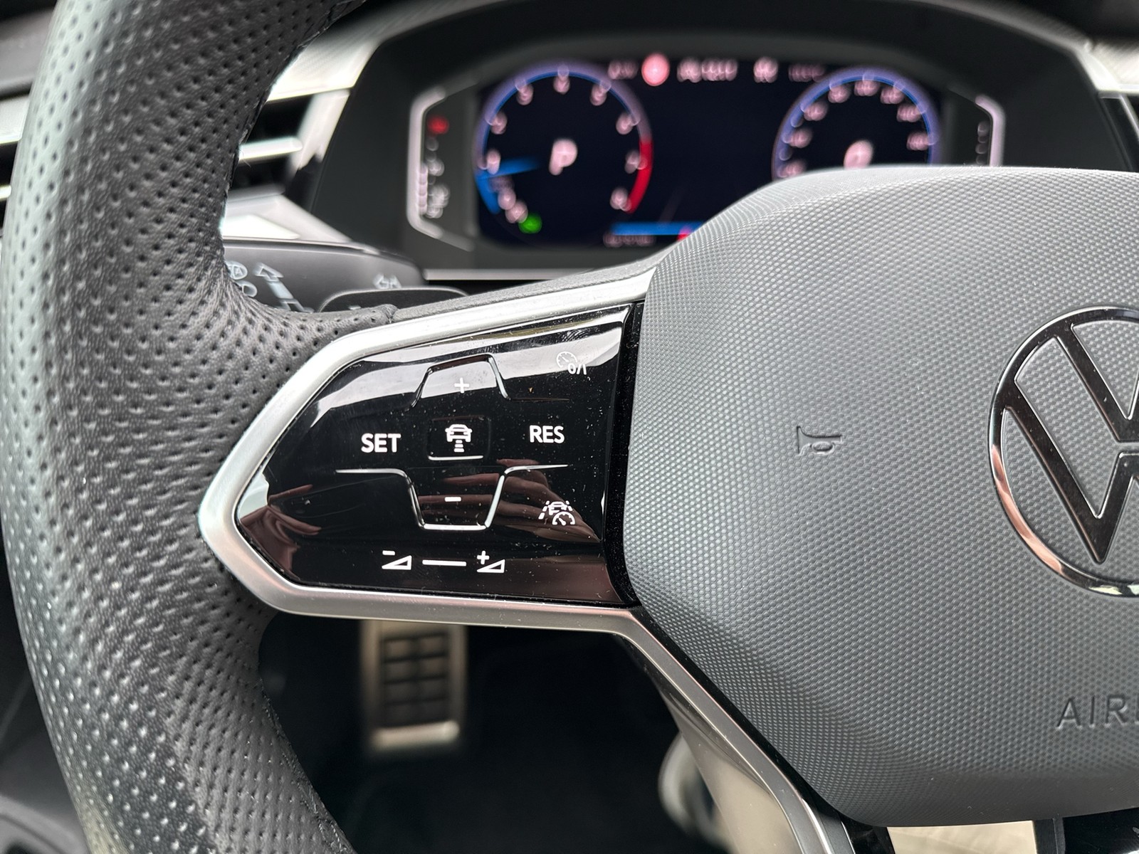 Volkswagen Arteon Shooting Brake 2.0 R-LINE 4X4 CAM LM20 NAVI