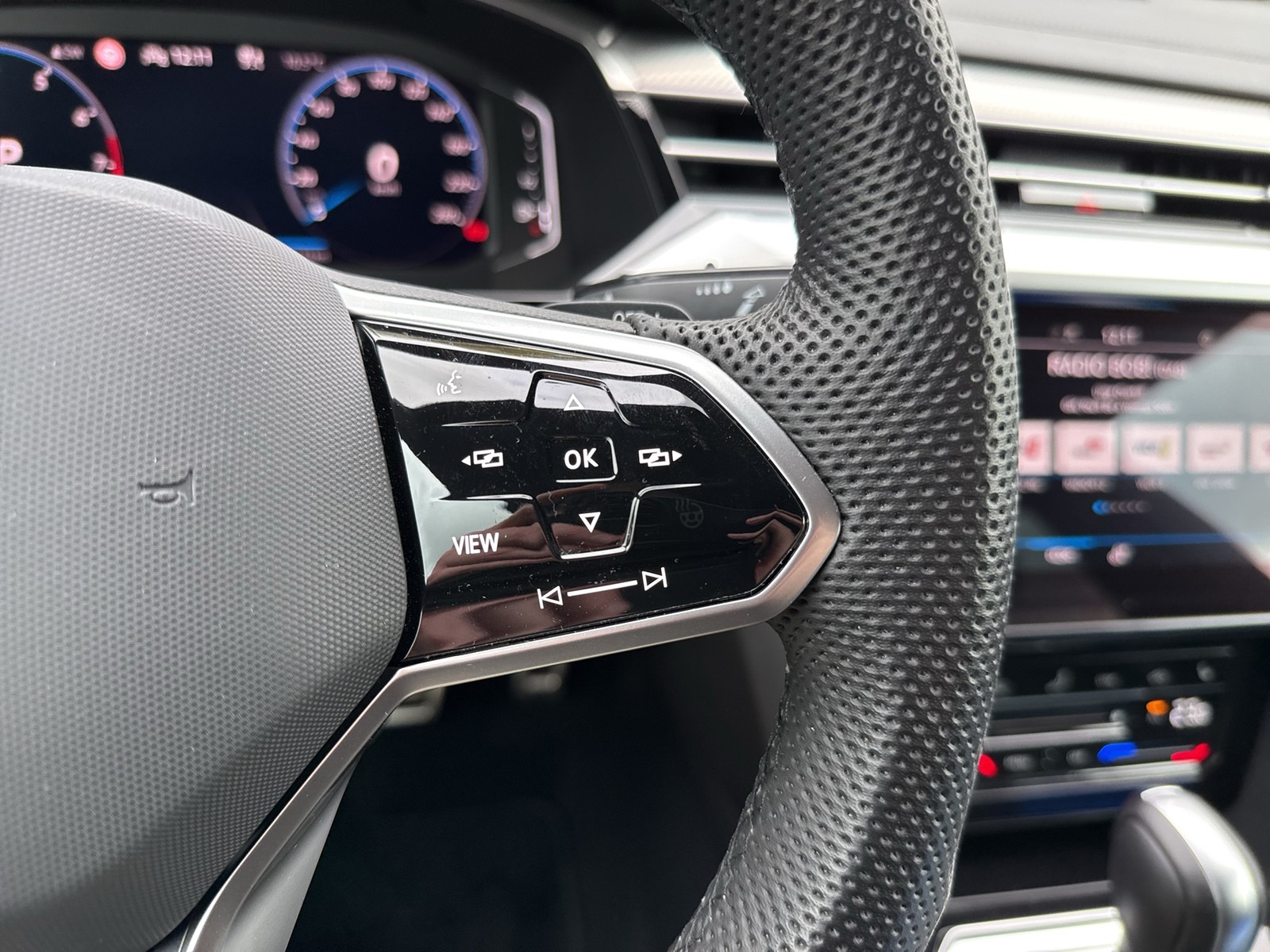 Volkswagen Arteon Shooting Brake 2.0 R-LINE 4X4 CAM LM20 NAVI