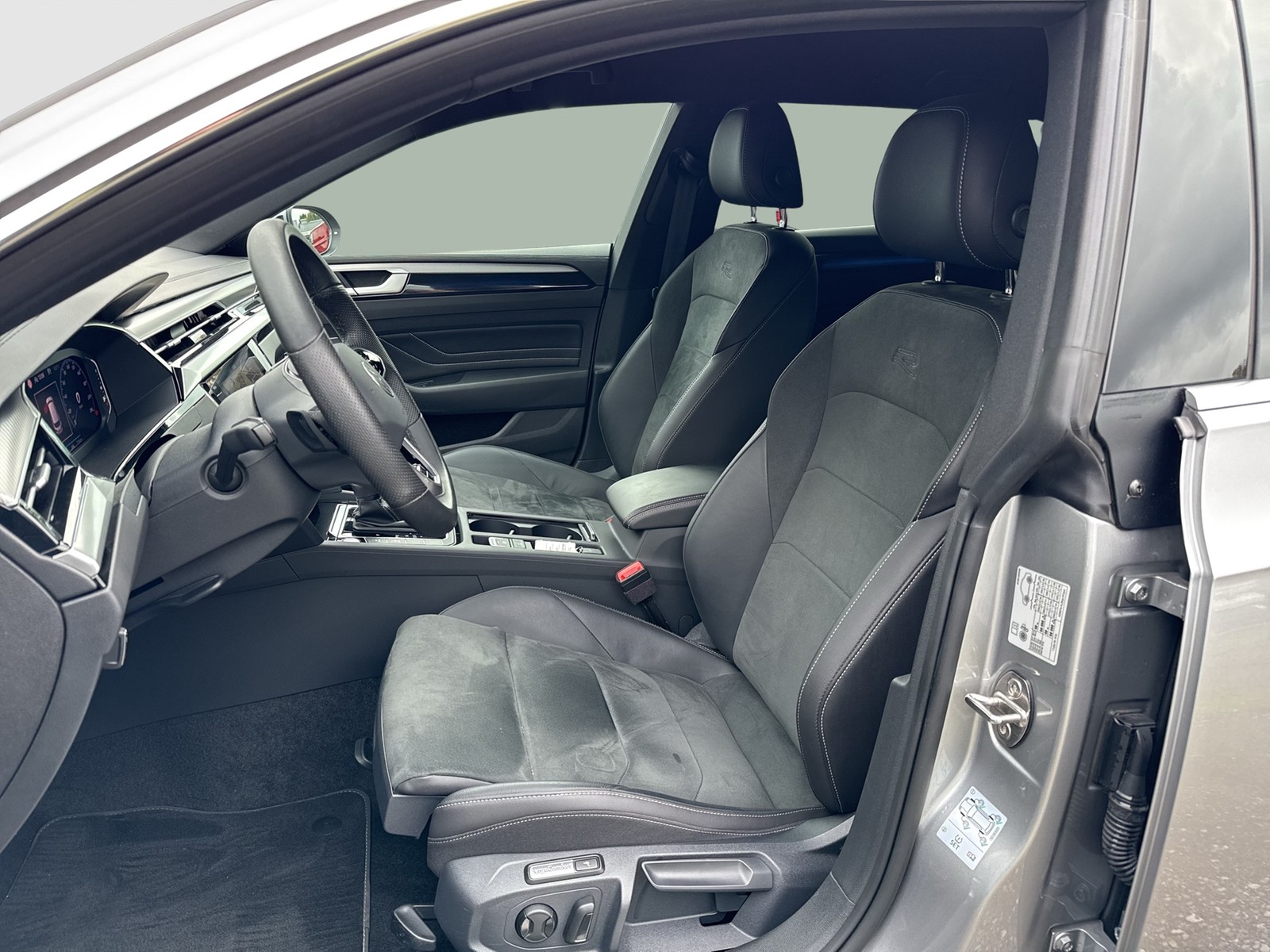 Volkswagen Arteon Shooting Brake 2.0 R-LINE 4X4 CAM LM20 NAVI