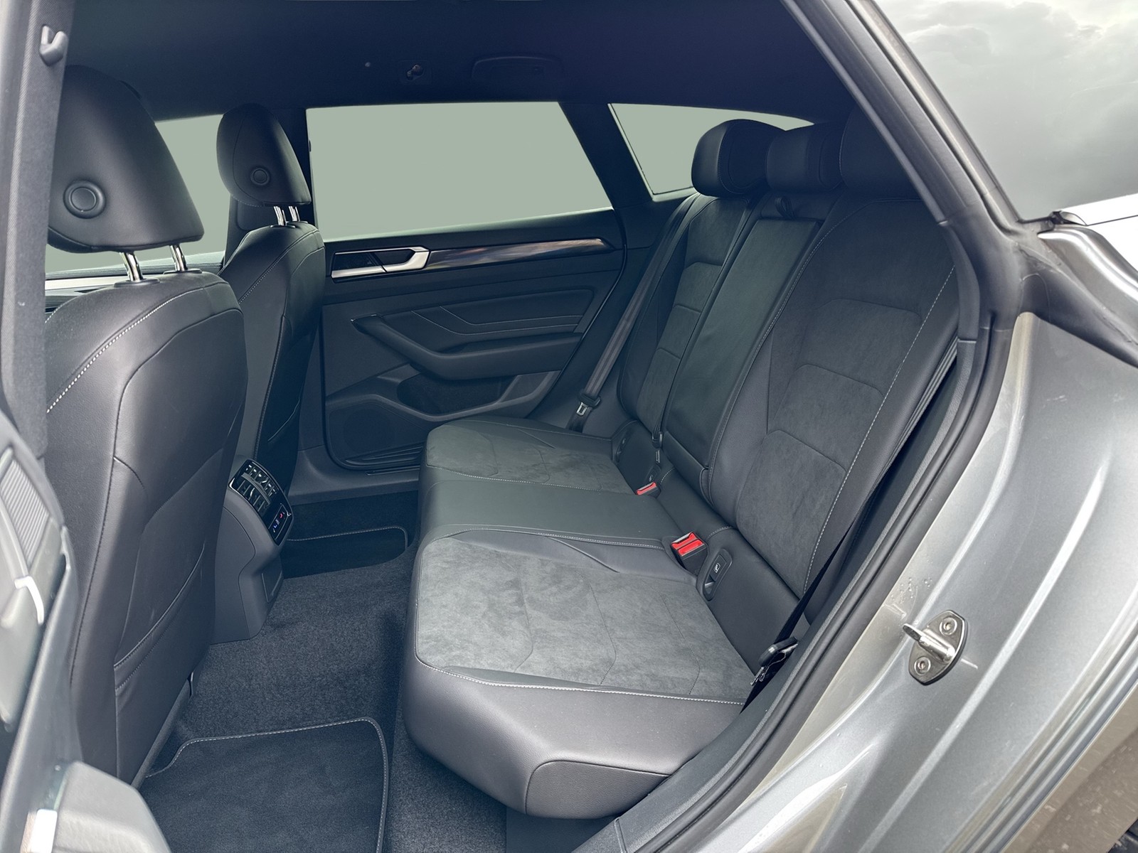 Volkswagen Arteon Shooting Brake 2.0 R-LINE 4X4 CAM LM20 NAVI