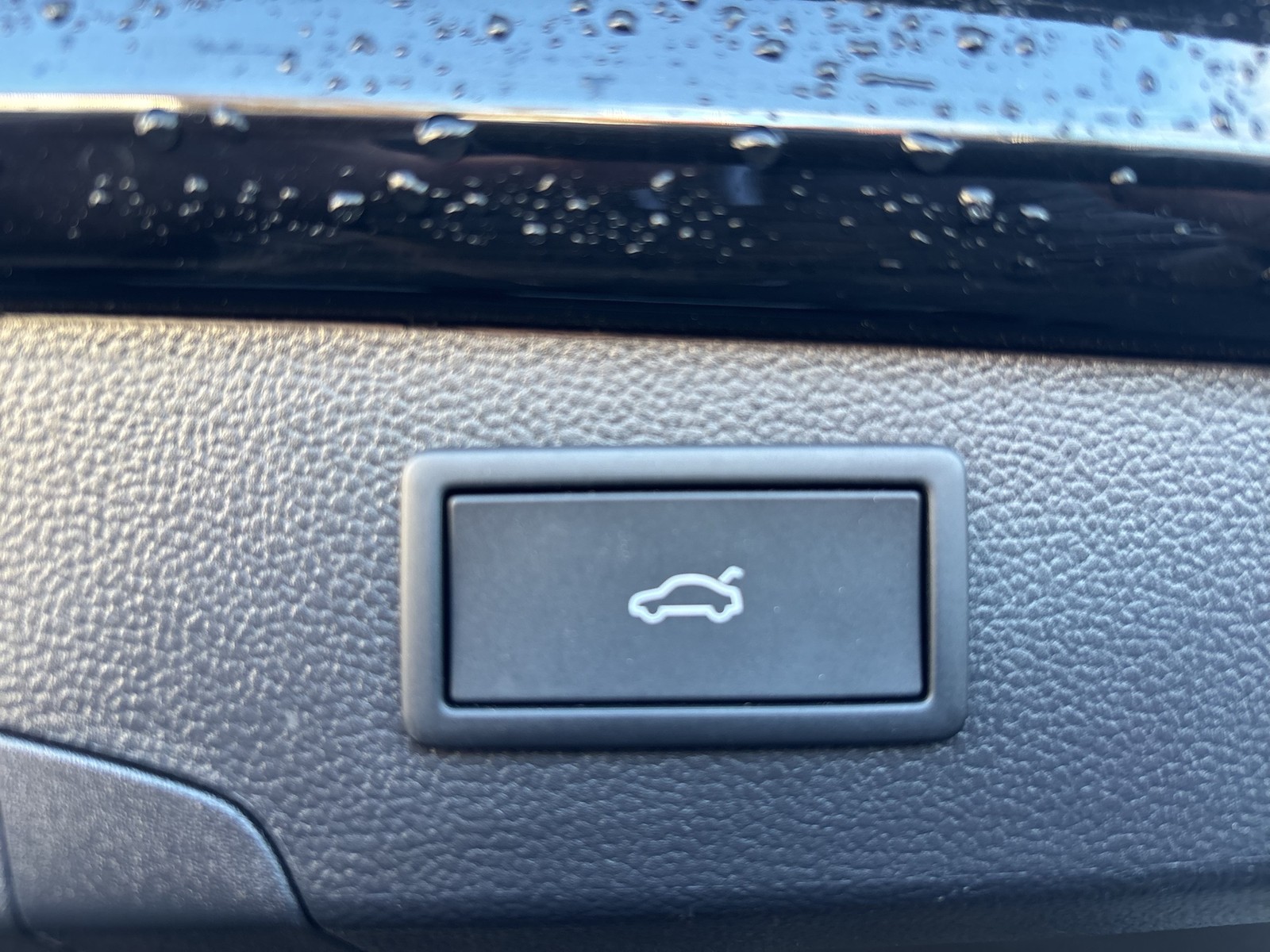 Volkswagen Passat Variant 1.5 HYBRID ELEGANCE LEDER AHK CAM