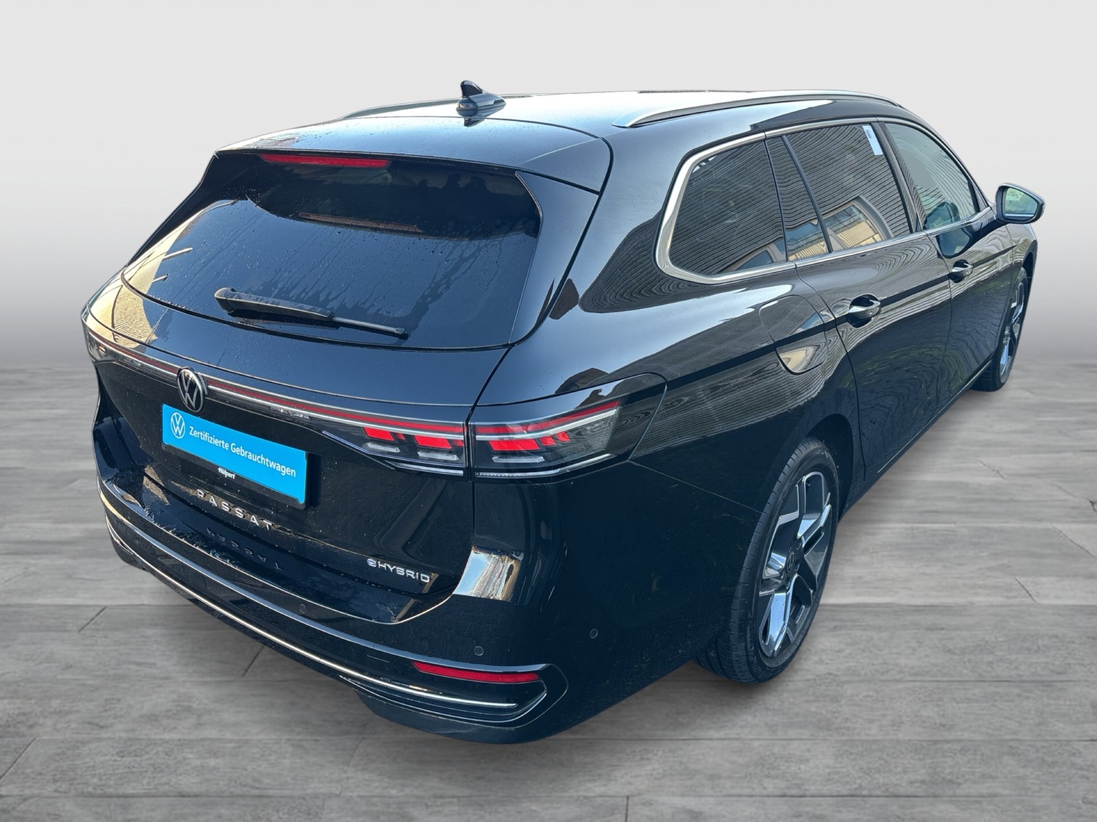 Volkswagen Passat Variant 1.5 HYBRID ELEGANCE LEDER AHK CAM