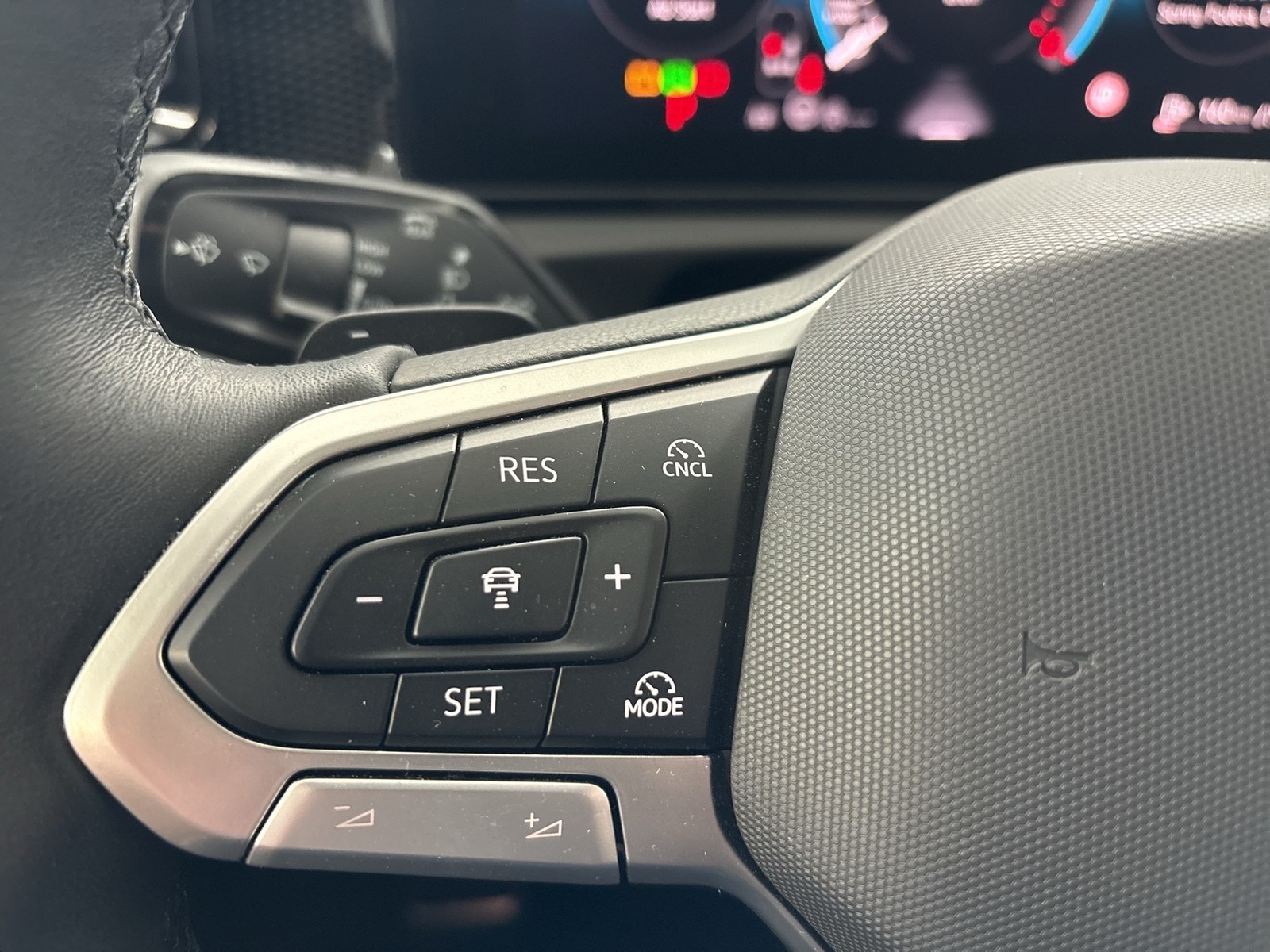 Volkswagen Tiguan 2.0 ENERGY AHK 360°CAM ACC E-KLAPPE NAVI