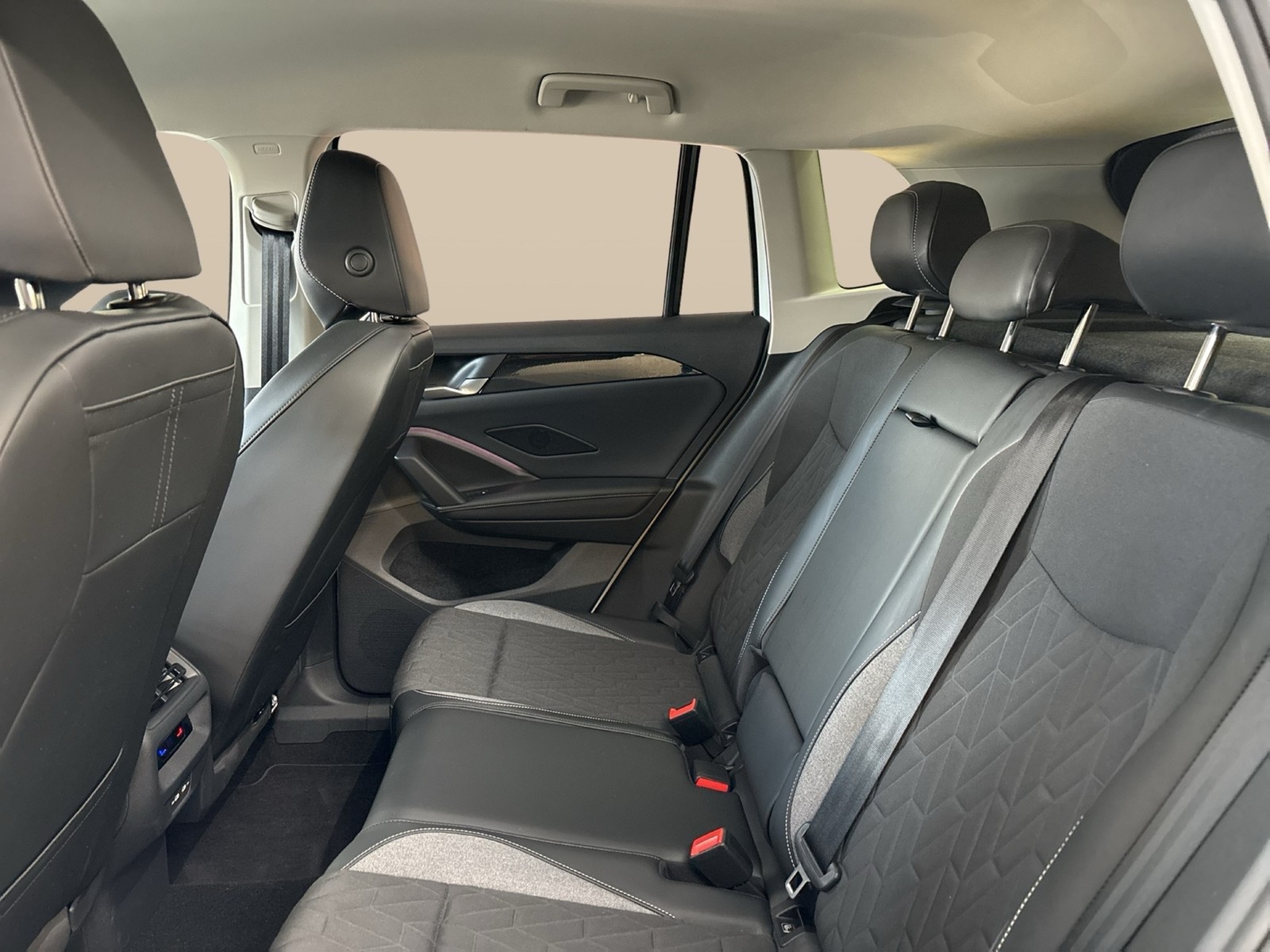 Volkswagen Tiguan 2.0 ENERGY AHK 360°CAM ACC E-KLAPPE NAVI